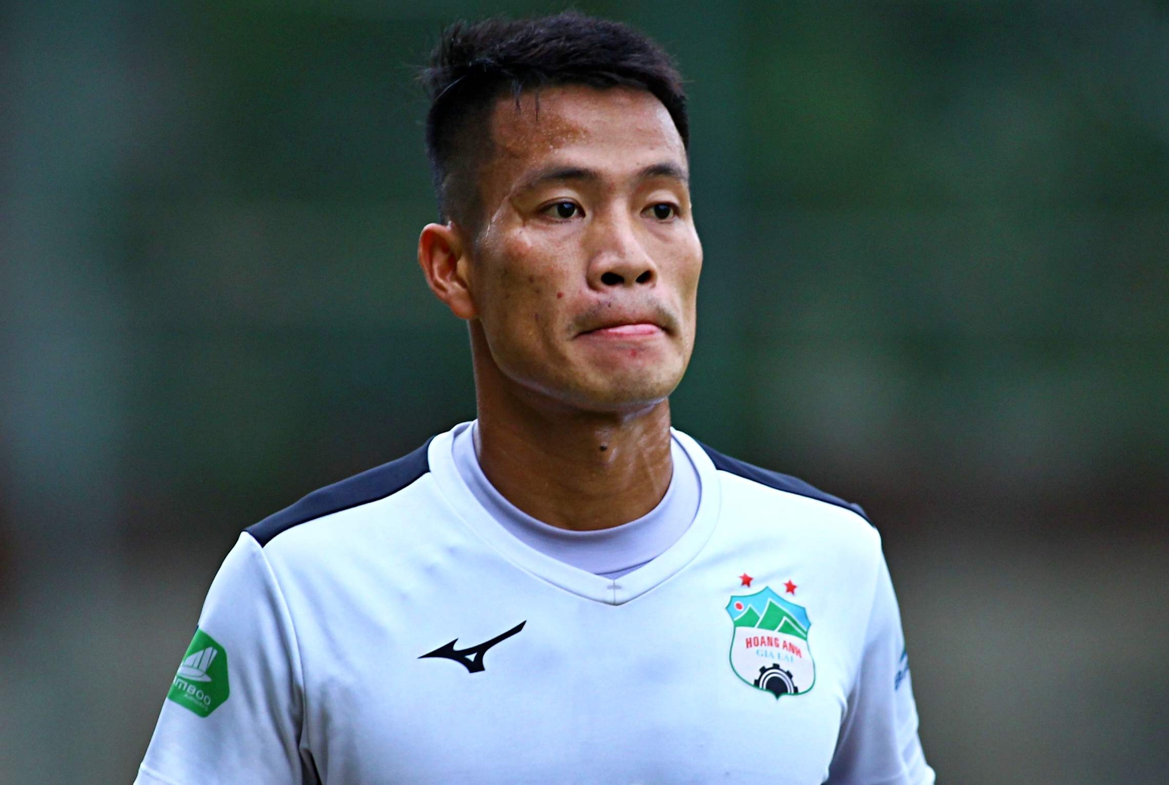 CLB Binh Duong quen dang ky Le Van Son hinh anh