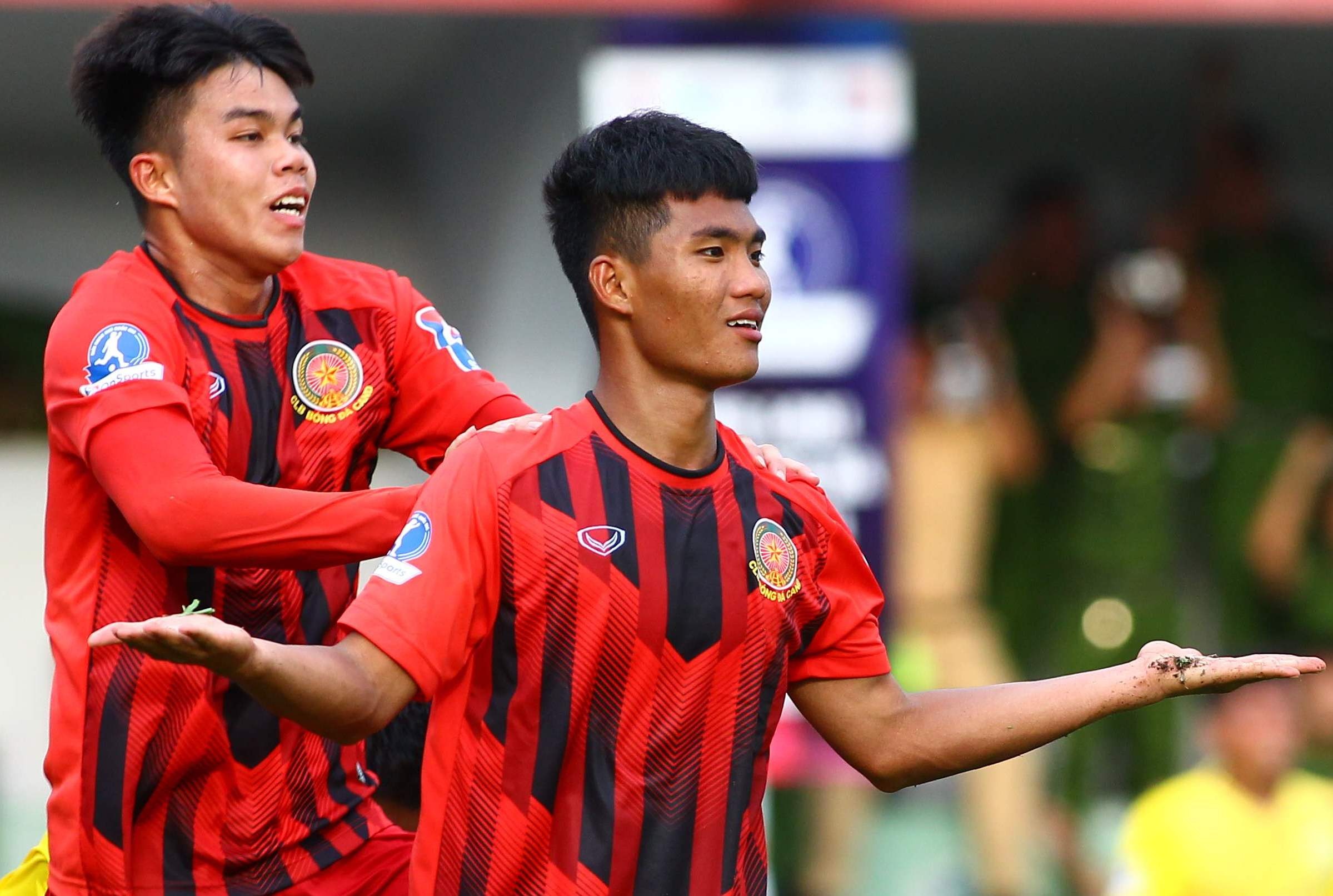 HAGL cho doi Cong An Nhan Dan muon 11 cau thu hinh anh