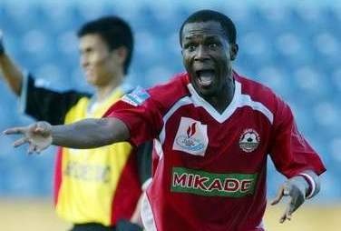 Amaobi: 'Toi co nhieu ly do de o lai Viet Nam' hinh anh