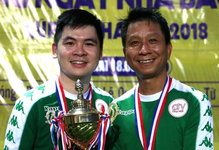 Van Sy Son: 'Toi chiu anh huong tu HLV Phan Thanh Hung' hinh anh