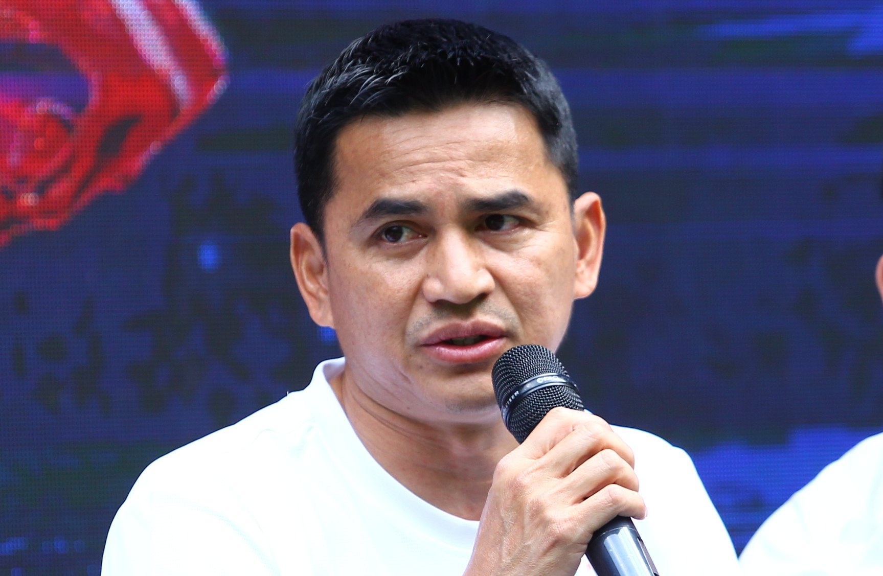 Kiatisuk tim cau thu bong da duong pho cho HAGL hinh anh