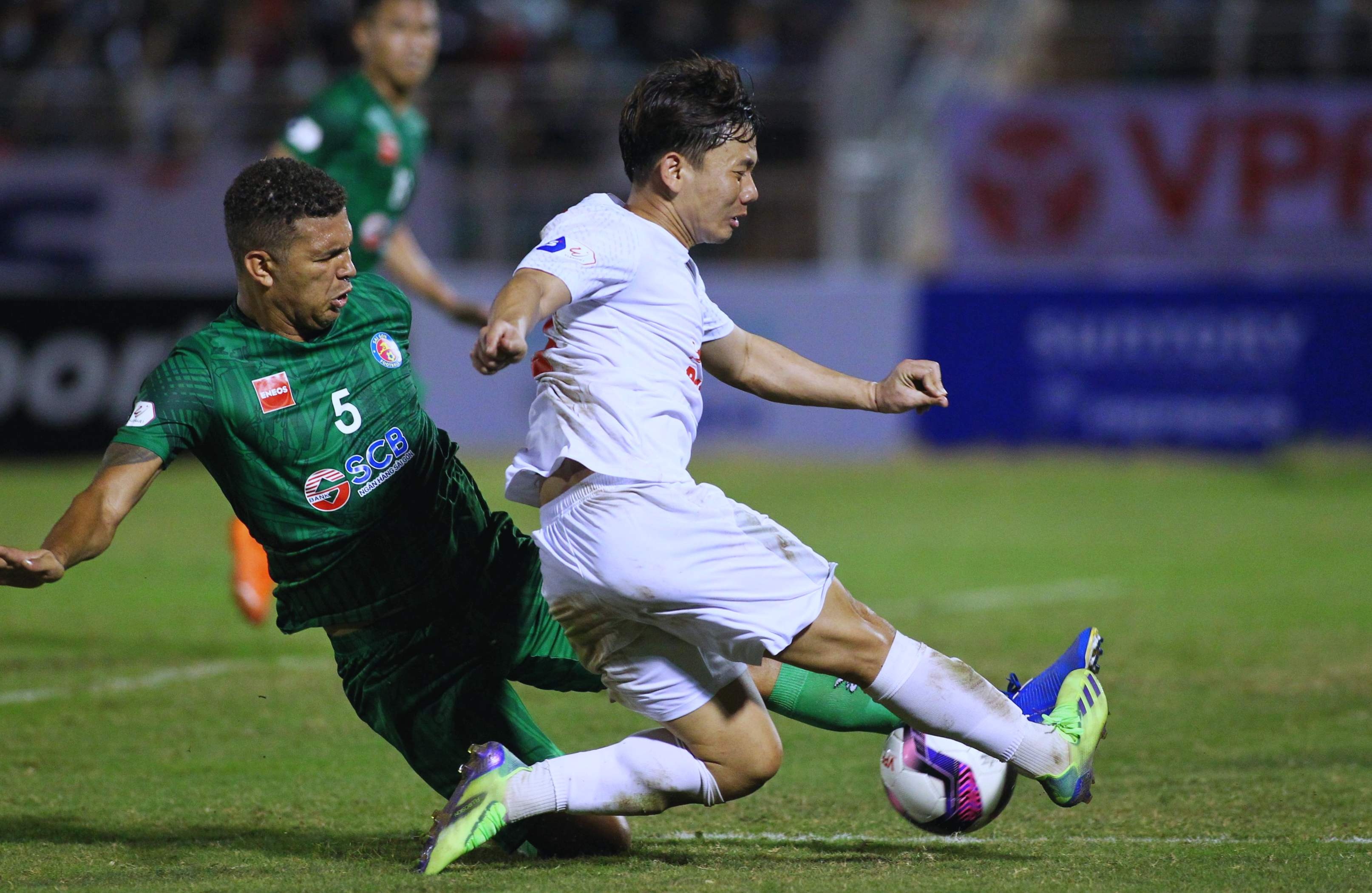 hagl thanh xuan tru hang anh 2