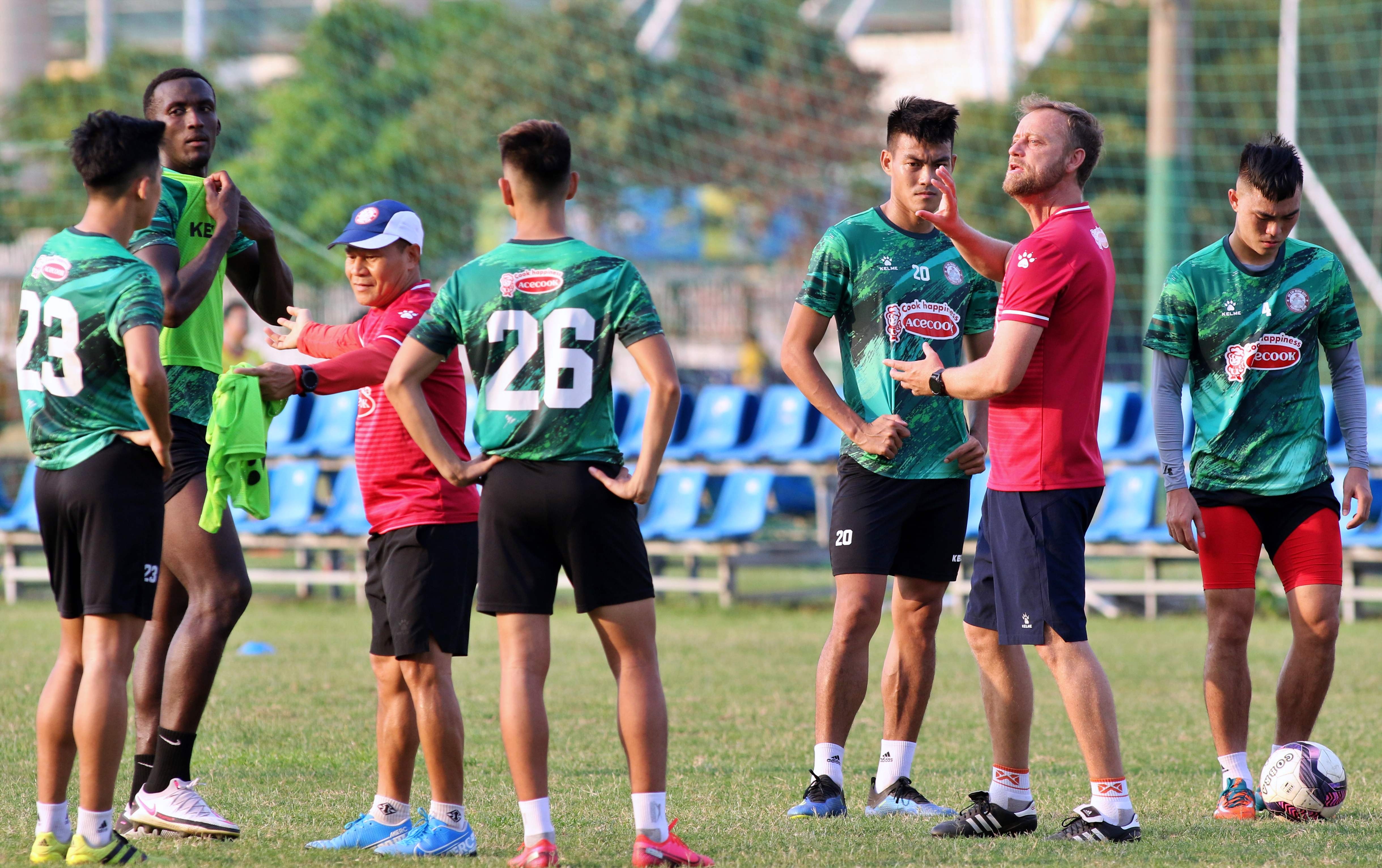 phan thanh hau bi gach ten anh 5