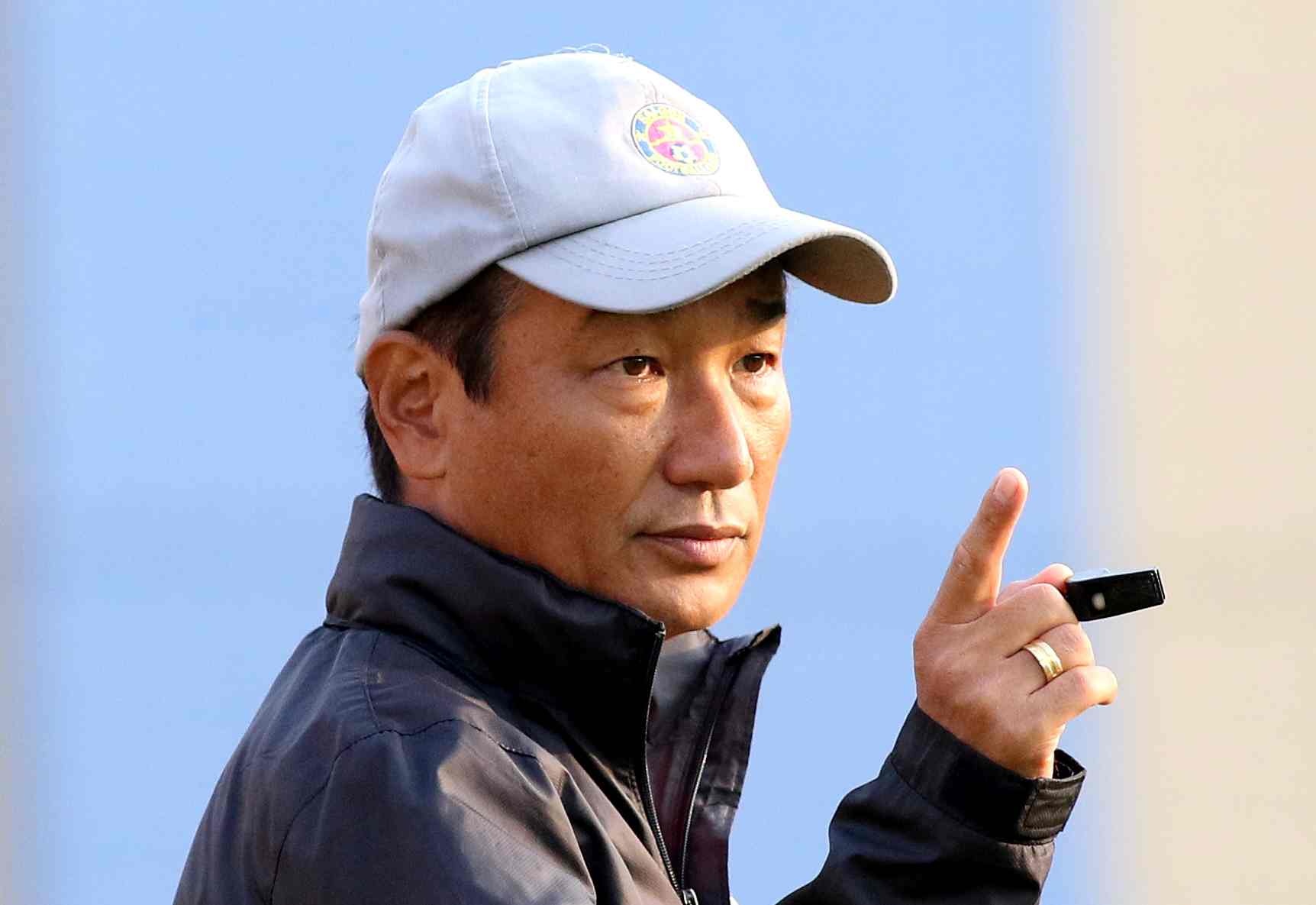 HLV Nhat Ban noi gi truoc tran ra mat o V.League 2021 hinh anh