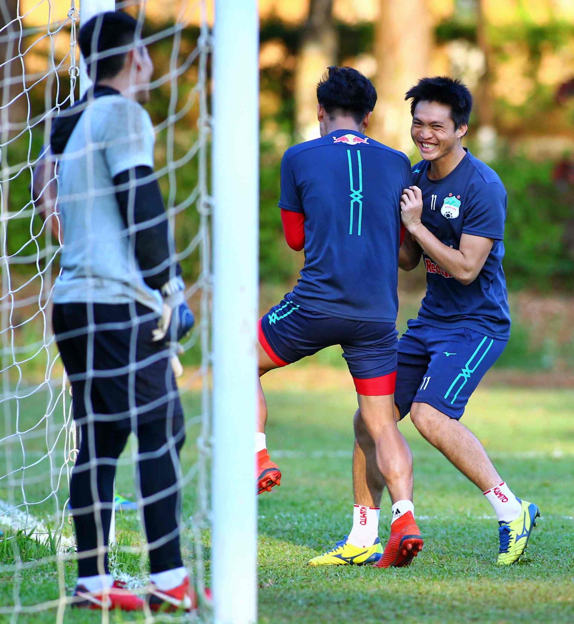 cong phuong tap ghi ban bang dau anh 6