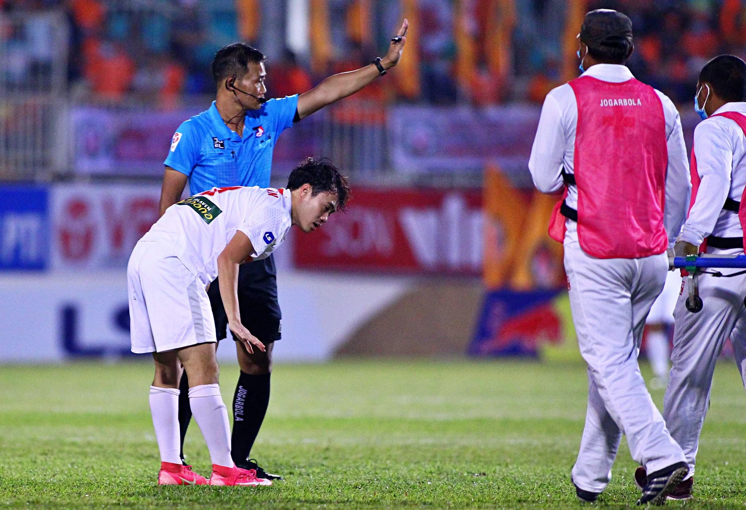 van toan chan thuong anh 1