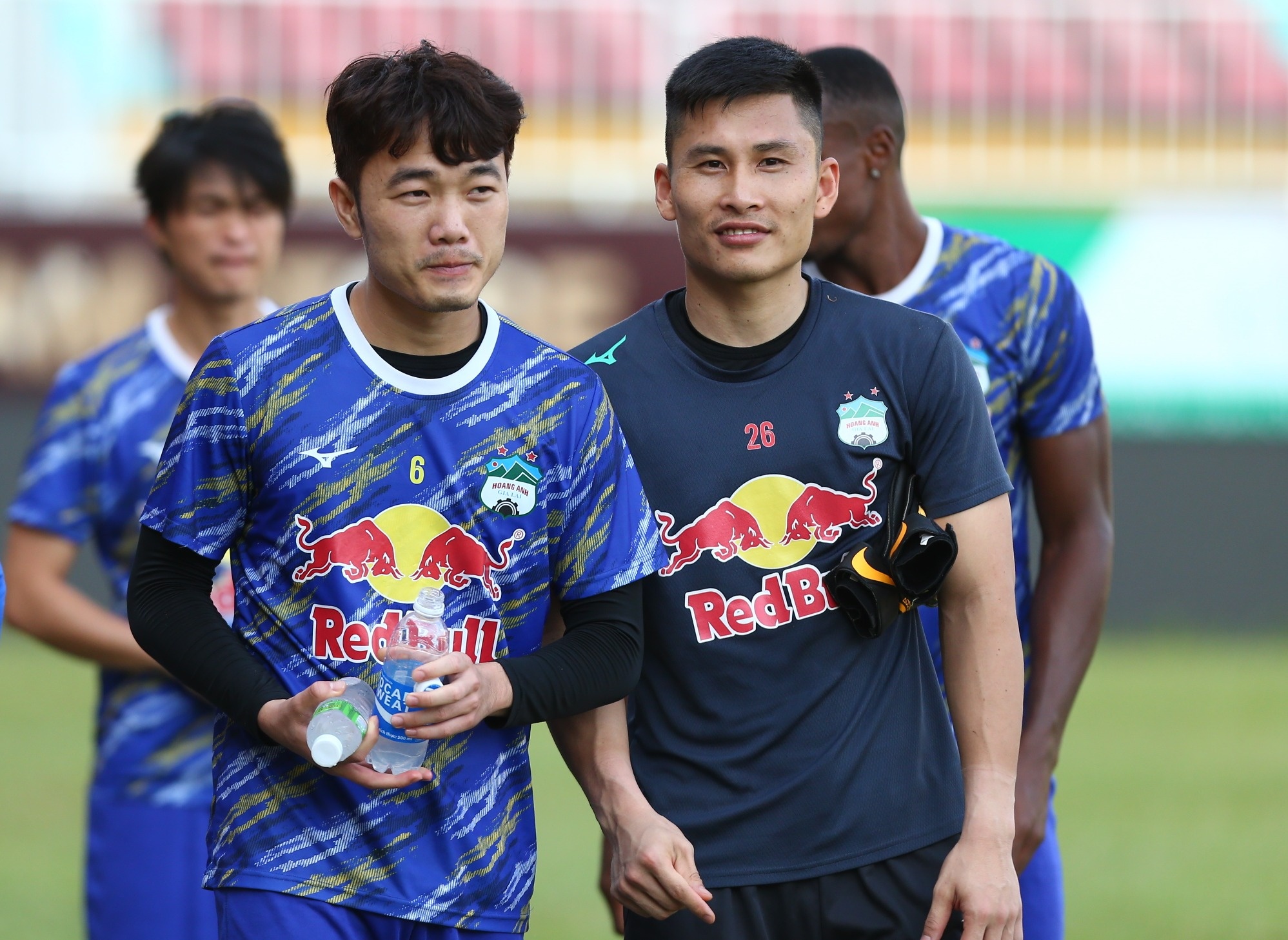 HLV Park Hang-seo di xem HAGL dau Viettel anh 1