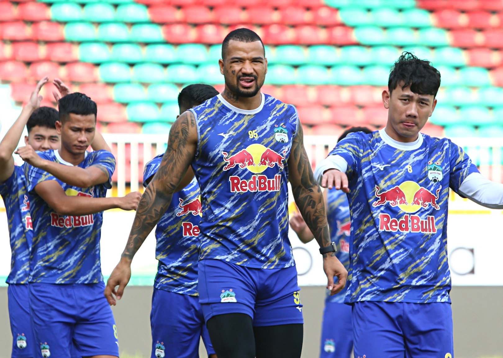 Kiatisuk khong den buoi tap cua HAGL anh 1