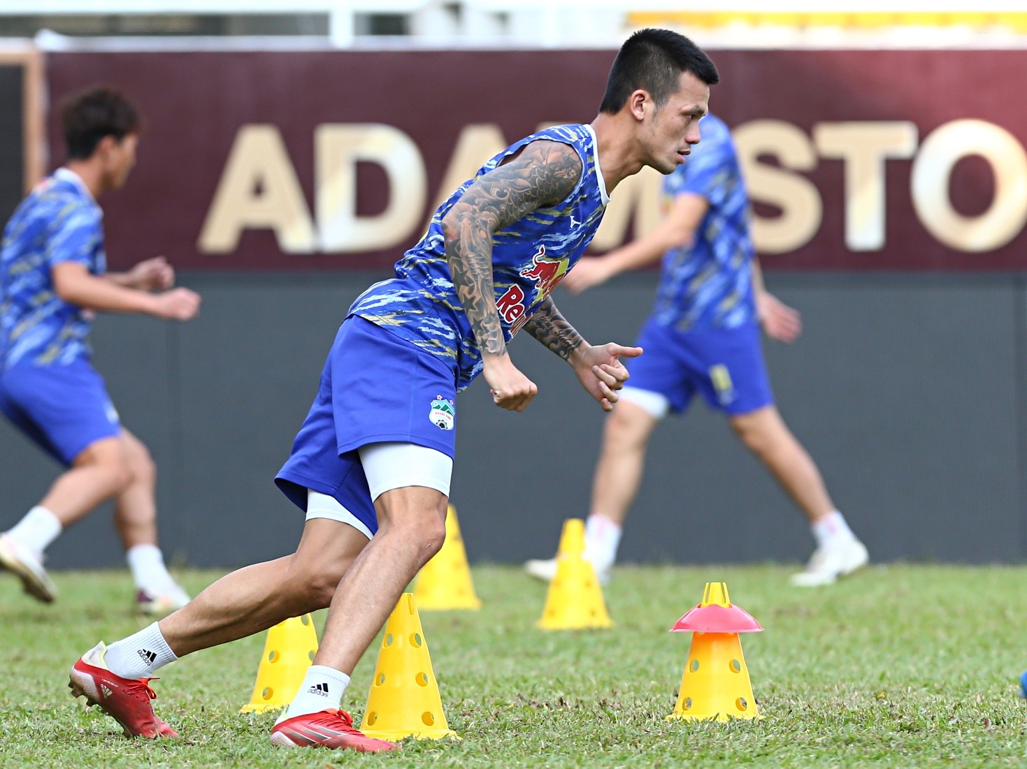 Kiatisuk khong den buoi tap cua HAGL anh 4