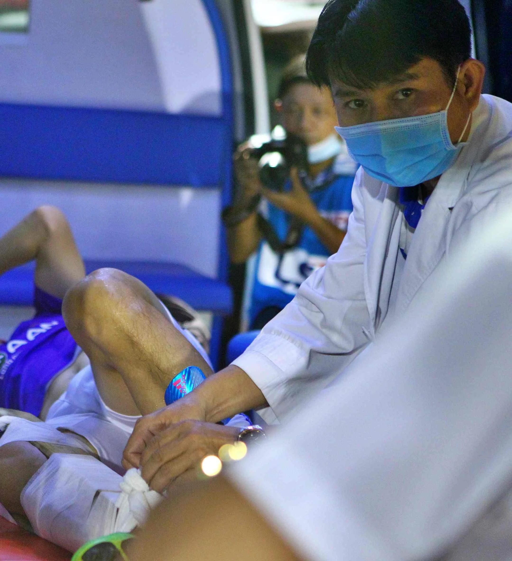 hoang thinh khien hung dung gay chan anh 9