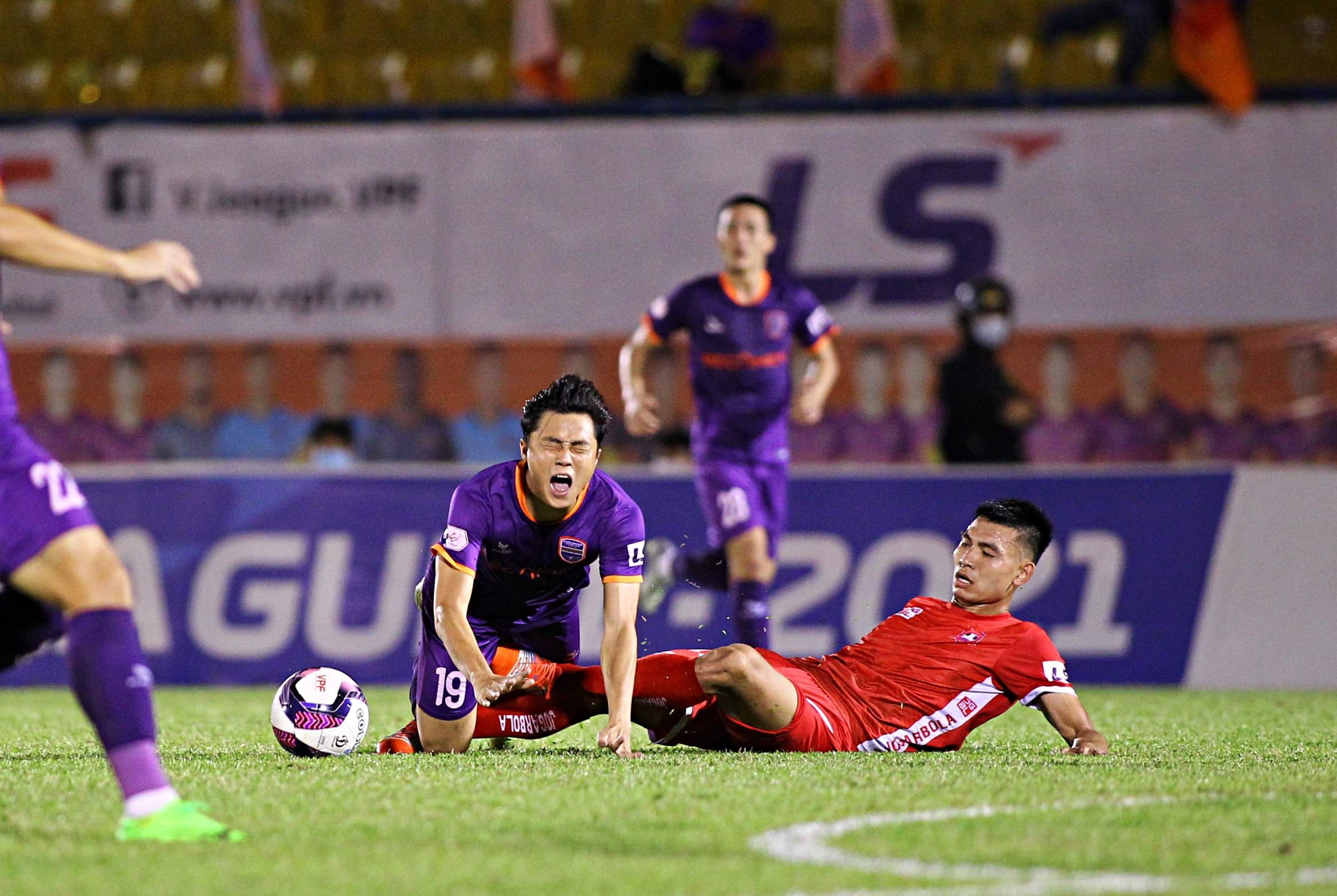 hung dung gay chan anh 4