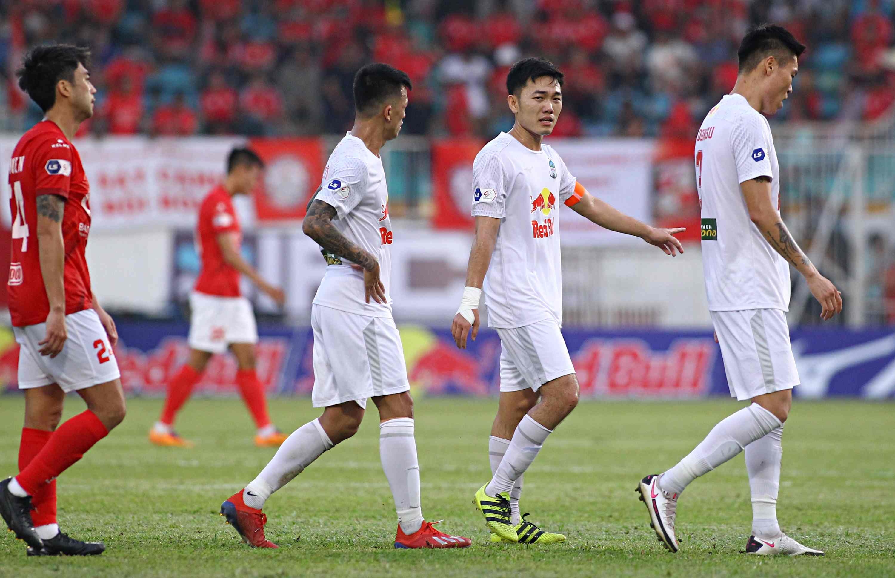 VFF dong y lui V.League den thang 2/2022 anh 1