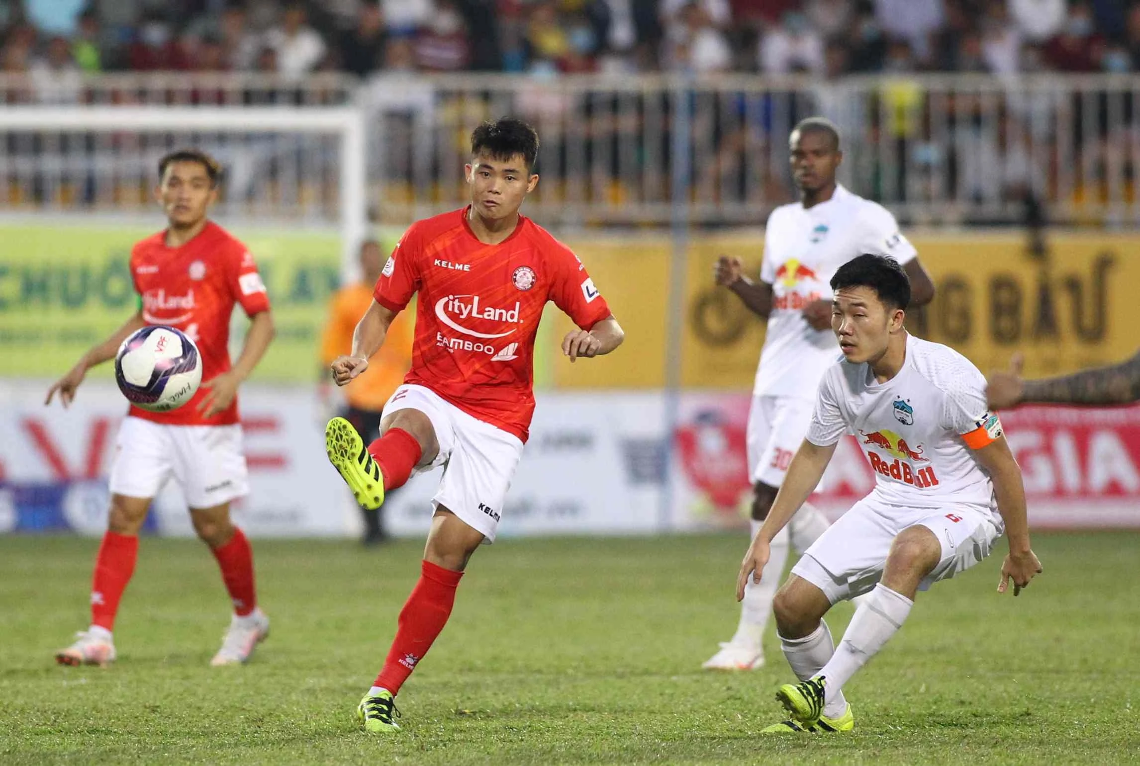 kiatisuk senamuang anh 2