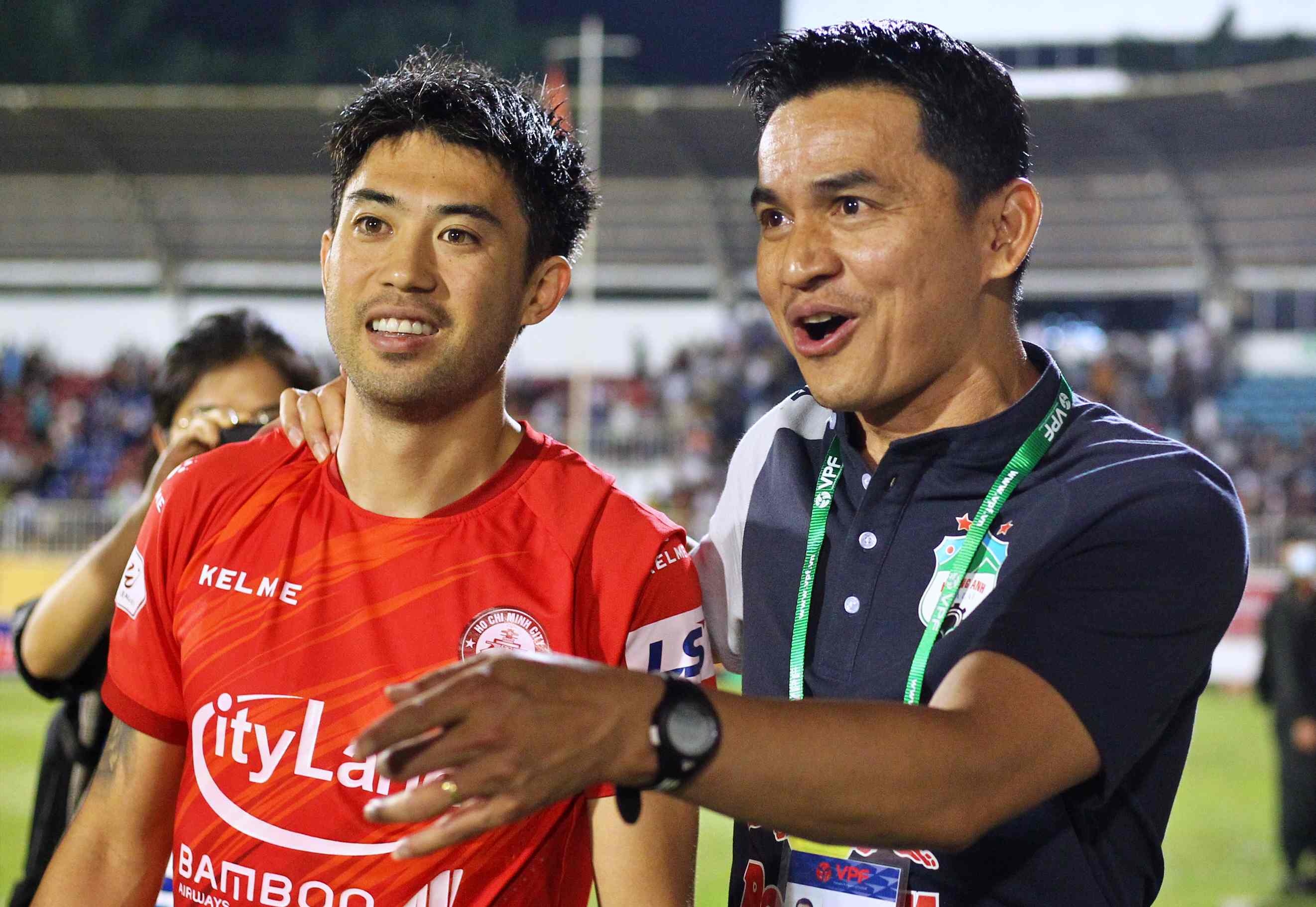 kiatisuk moi chanathip sang v league anh 1