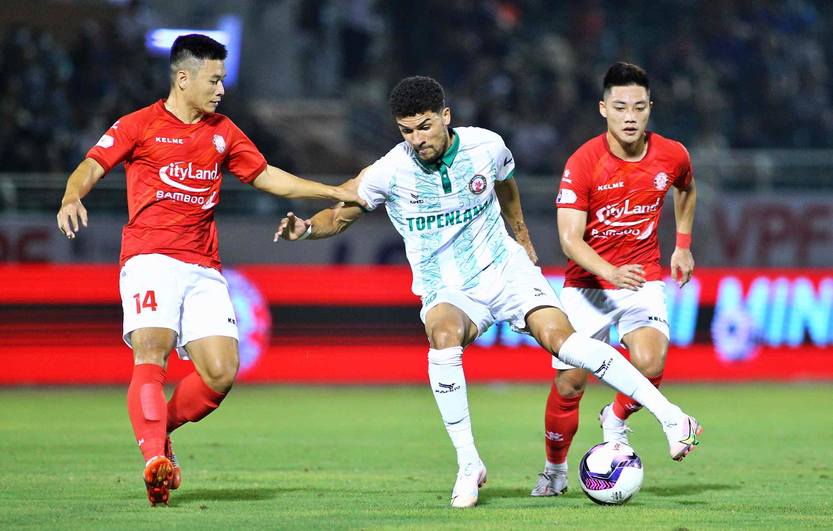 ai thay hlv alexandre polking anh 1