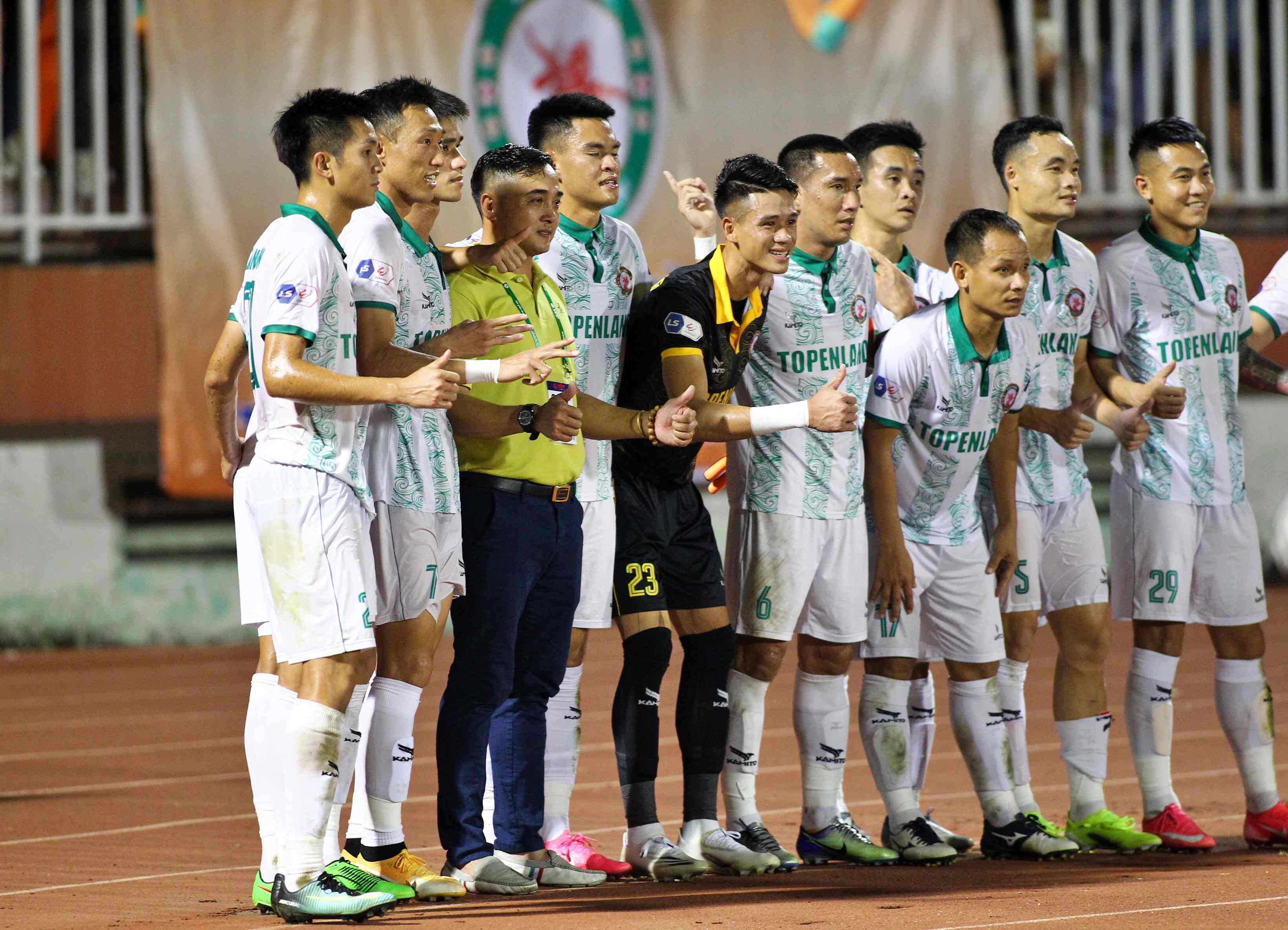 ngoai binh clb tp.hcm bi chuot rut anh 10