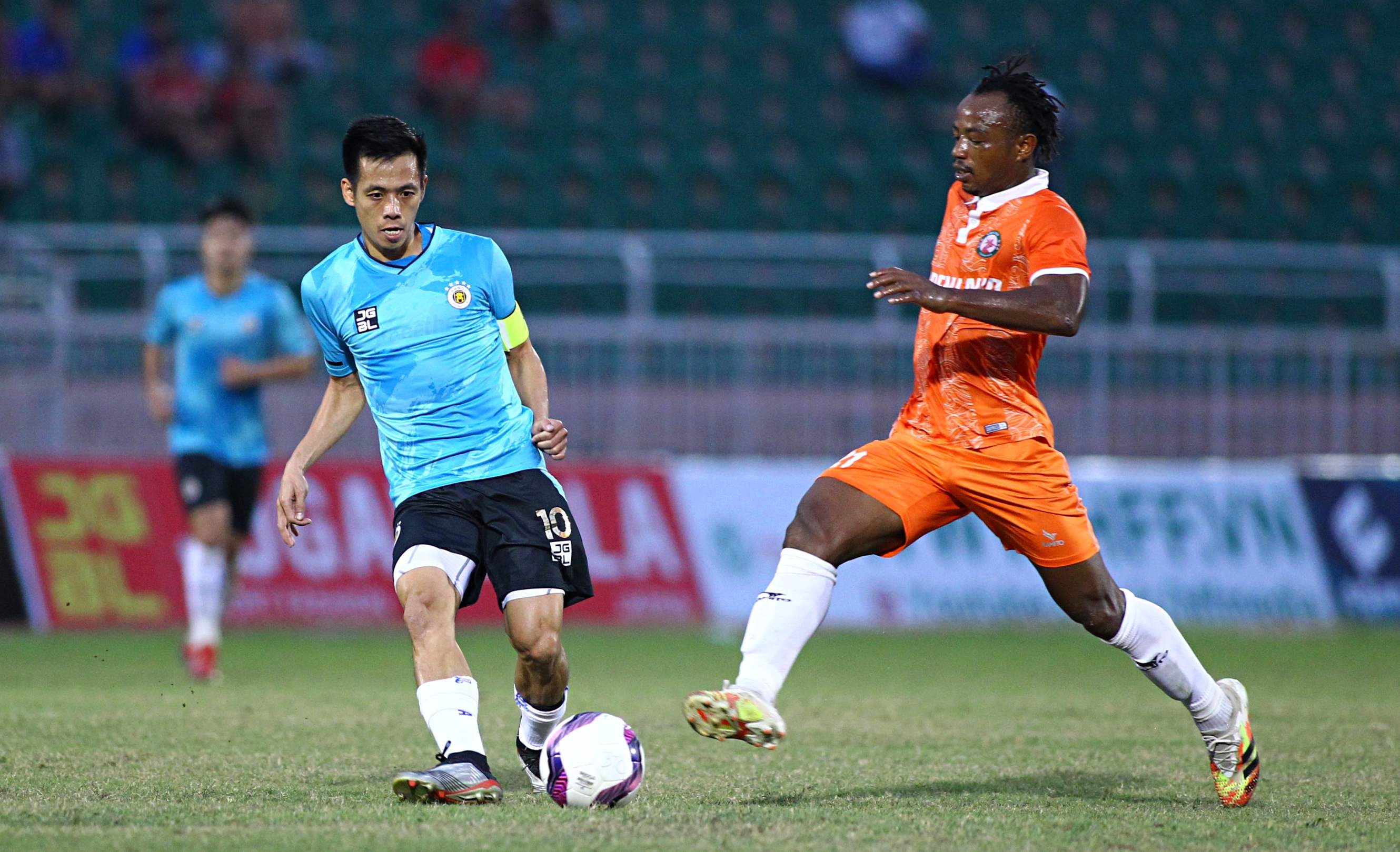 van quyet bi ky luat anh 1