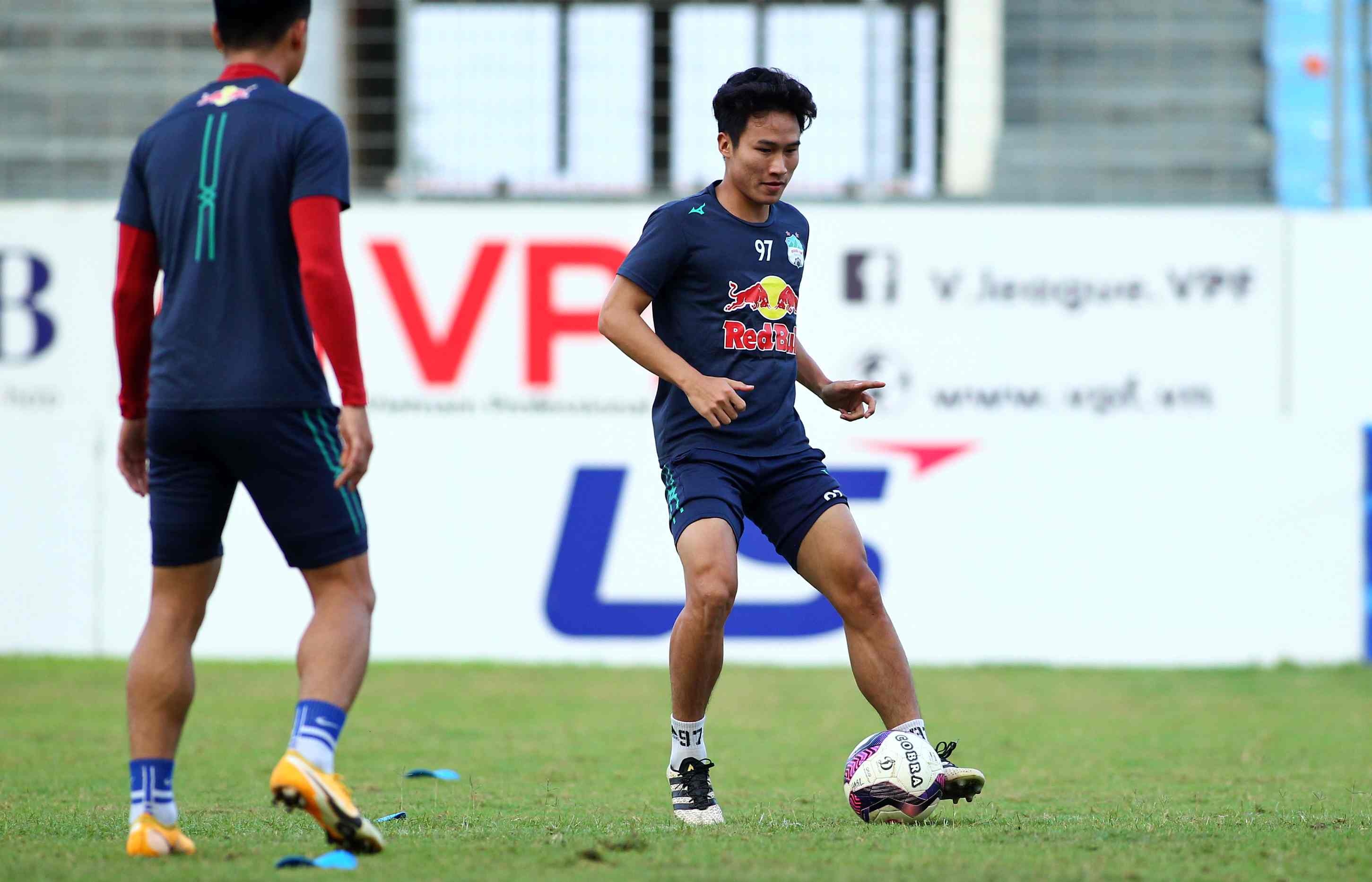 kiatisuk dau le huynh duc anh 8