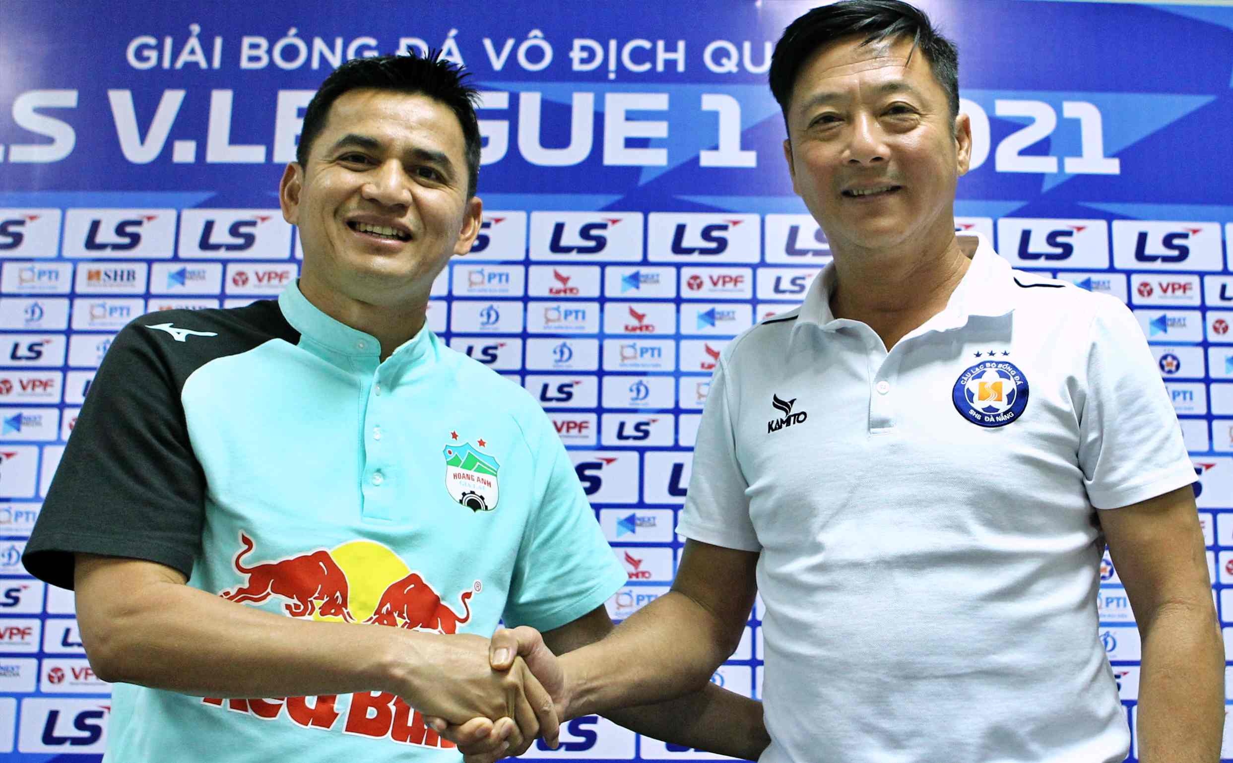 Le Huynh Duc kich Kiatisuk cho HAGL choi tan cong hinh anh