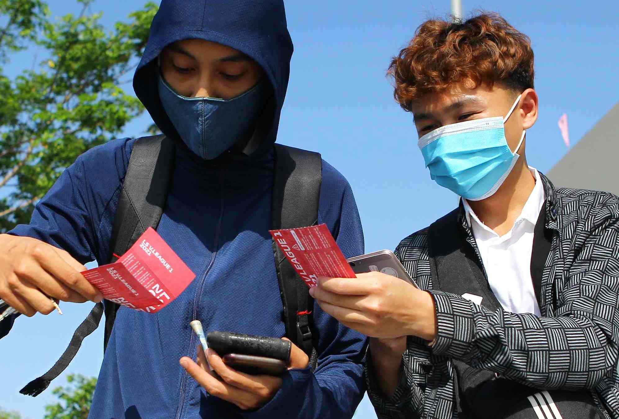 Gia ve xem Kiatisuk dau Le Huynh Duc tang hon 7 lan hinh anh