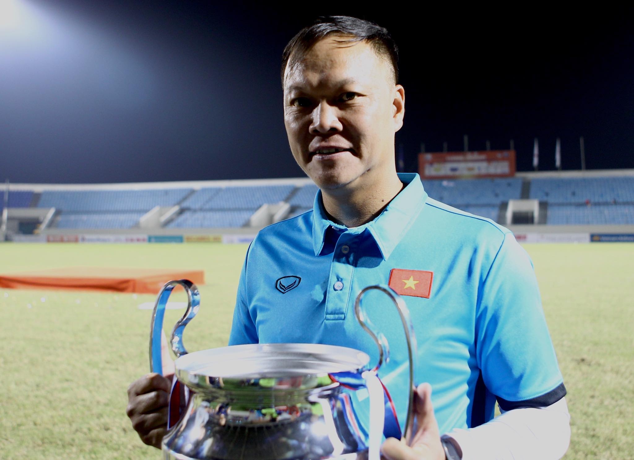 Duong Hong Son lam huan luyen vien doi Quang Nam hinh anh