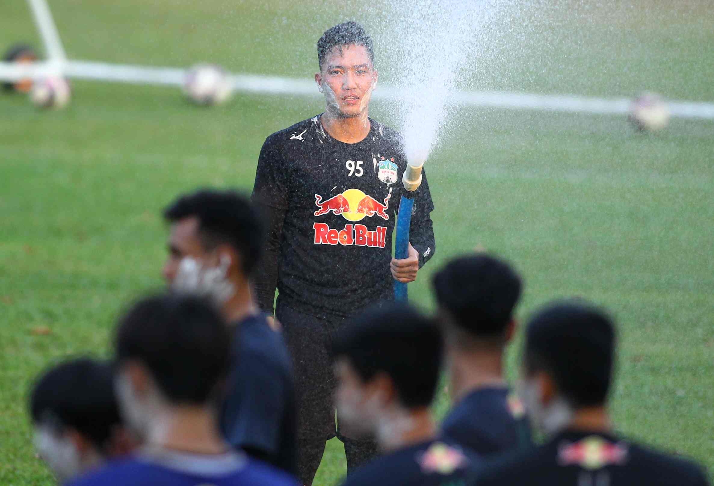 kiatisuk bi te nuoc anh 4