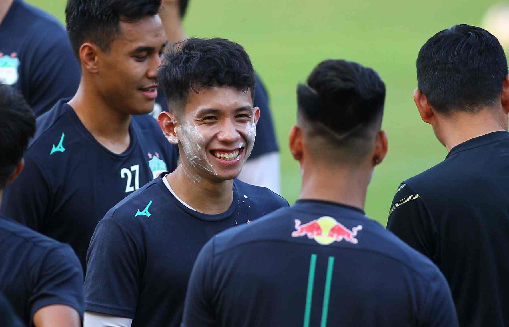 kiatisuk bi te nuoc anh 2