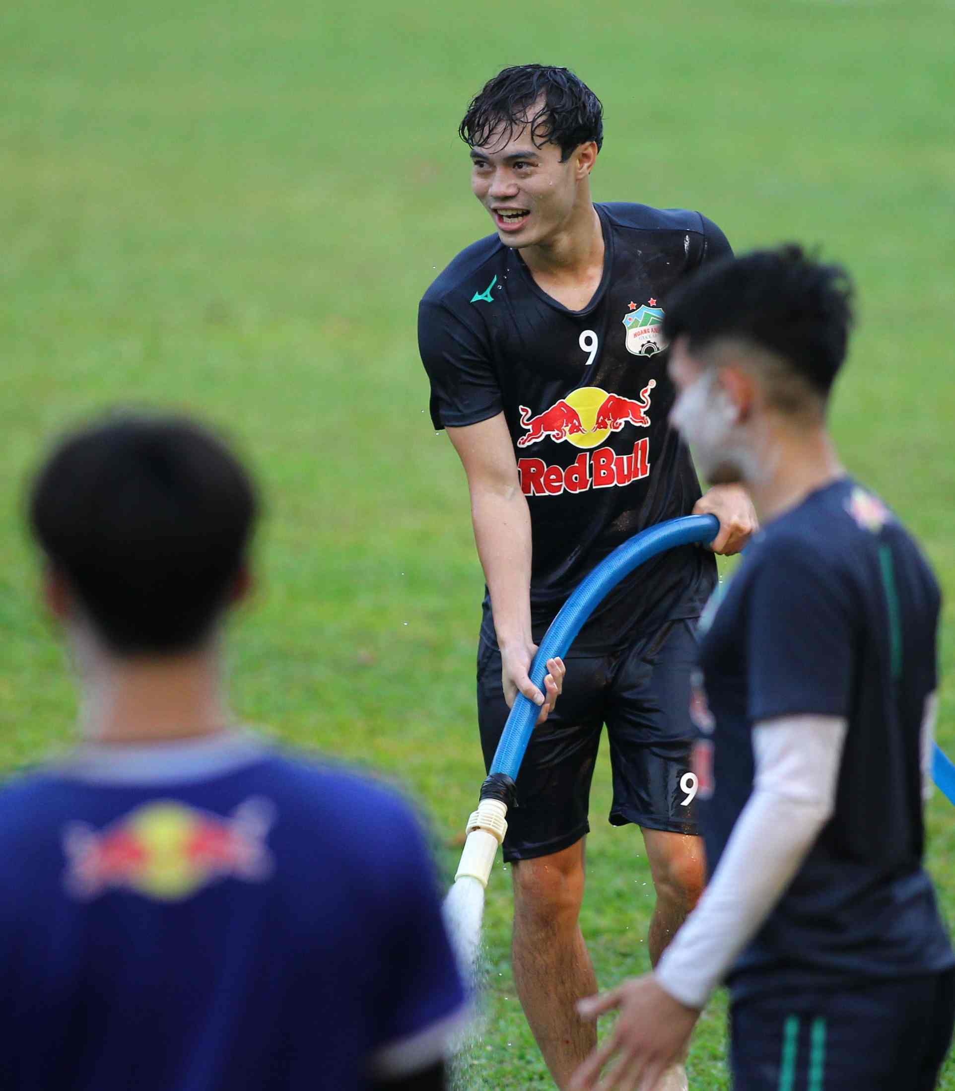 kiatisuk bi te nuoc anh 6