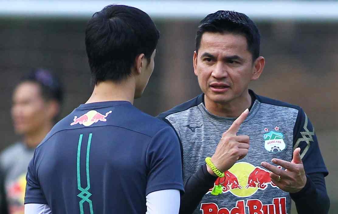 Kiatisuk nhac rieng Cong Phuong truoc tran gap CLB Ha Noi hinh anh