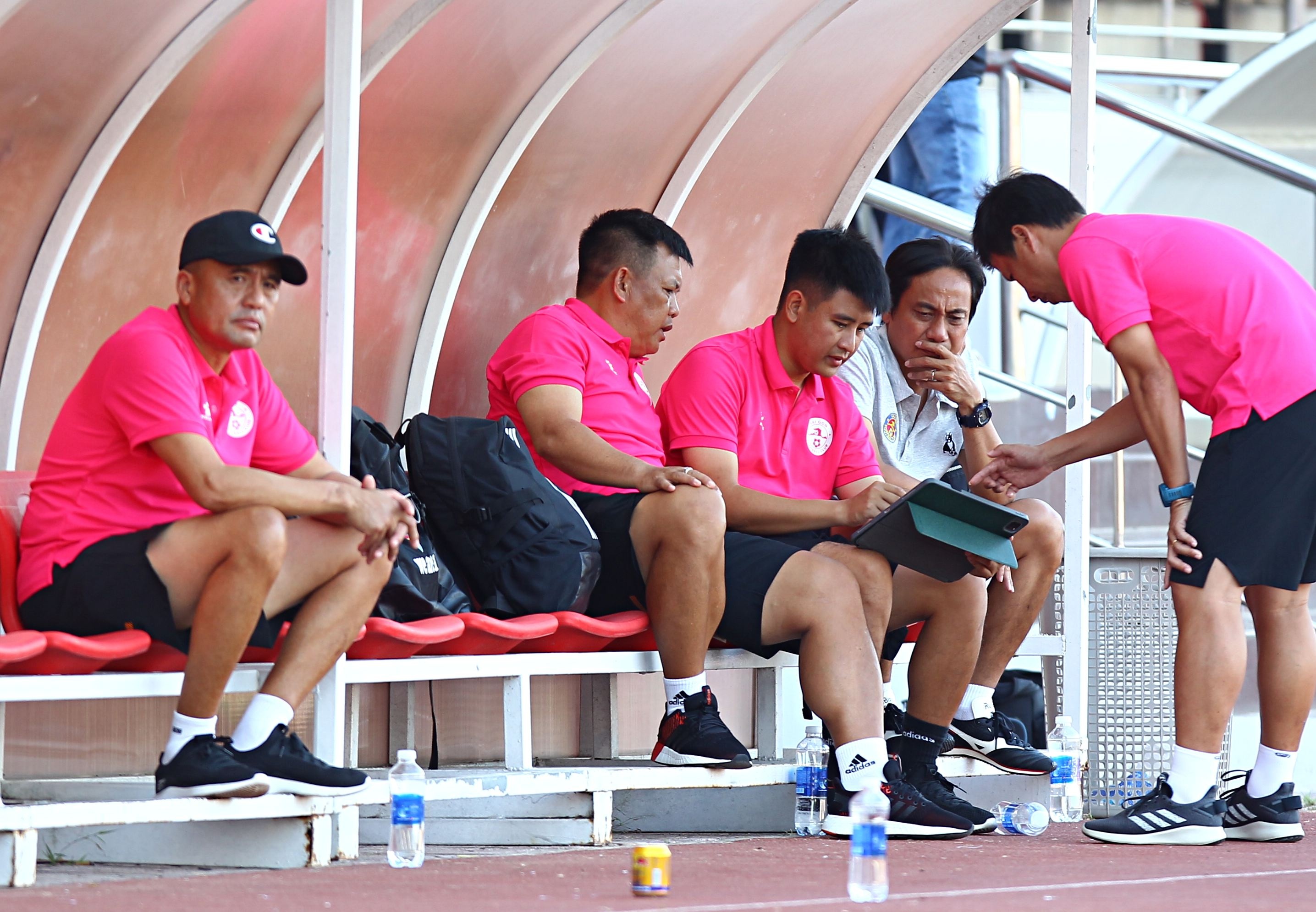 ngoai binh v.league 2021 anh 5