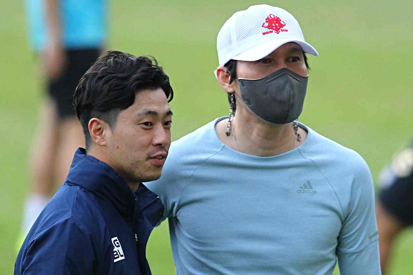 Huan luyen vien Han Quoc giup CLB Ha Noi dau HAGL hinh anh