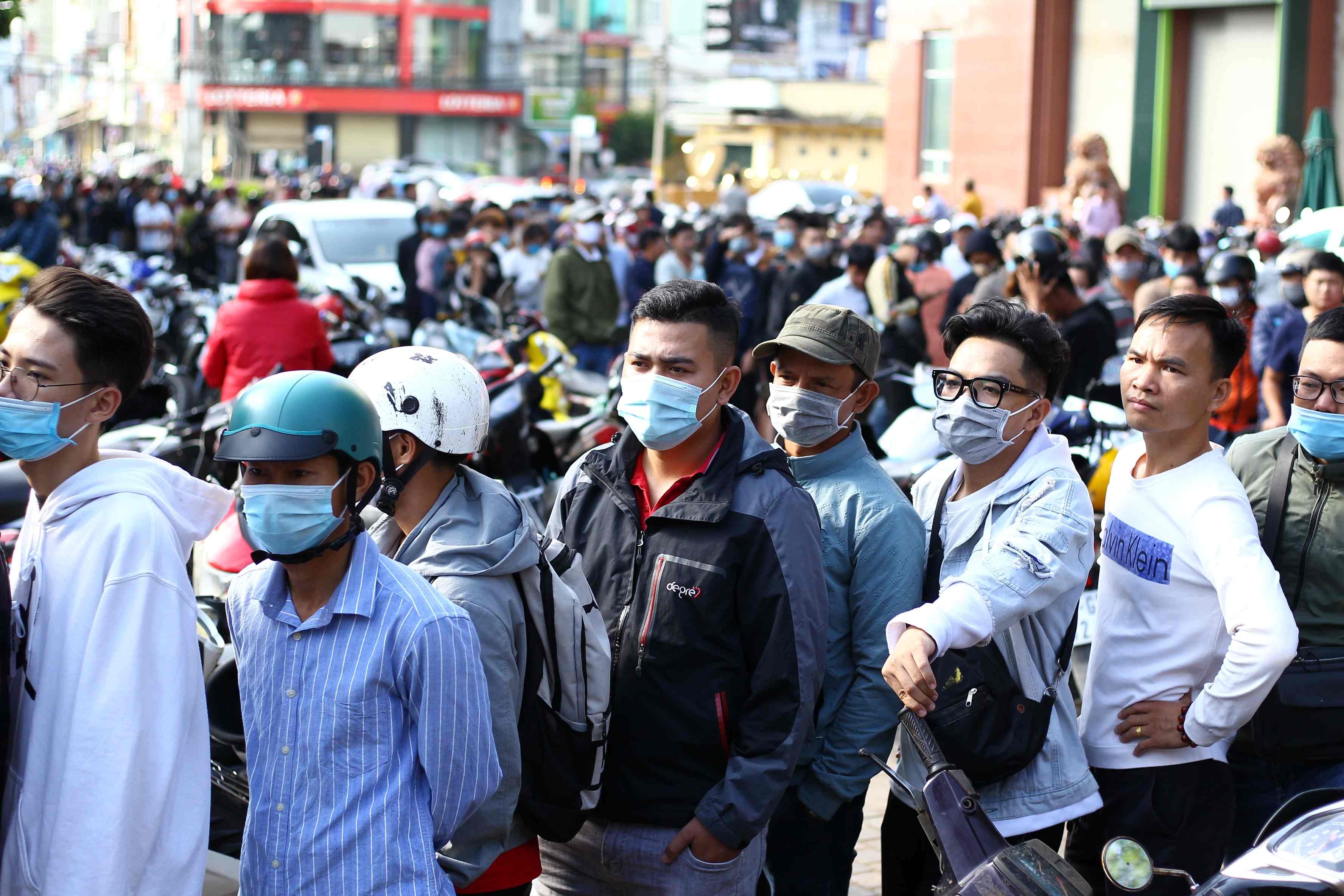 ve hagl gap ha noi anh 2