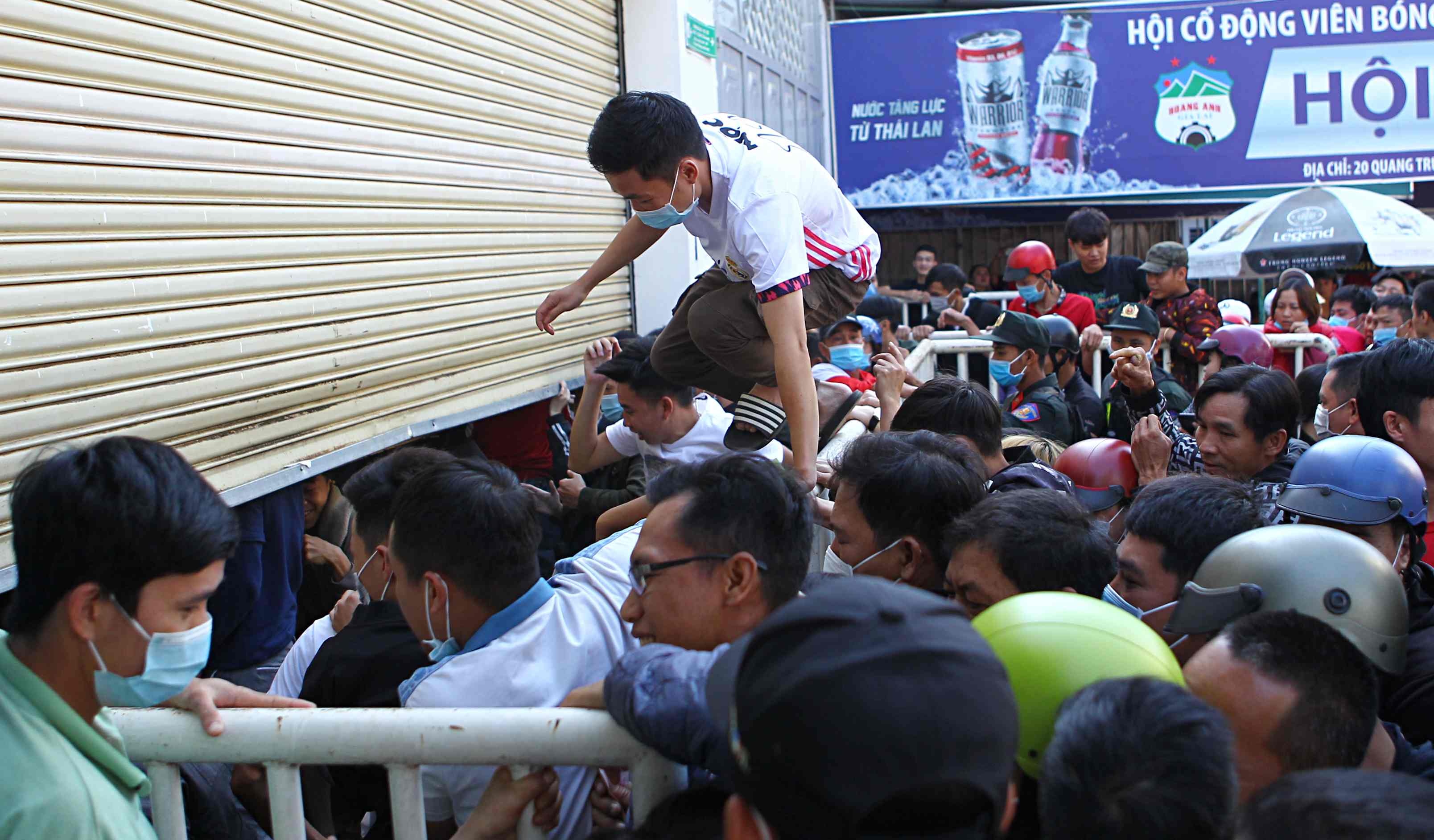 ve xem hagl ha noi anh 7