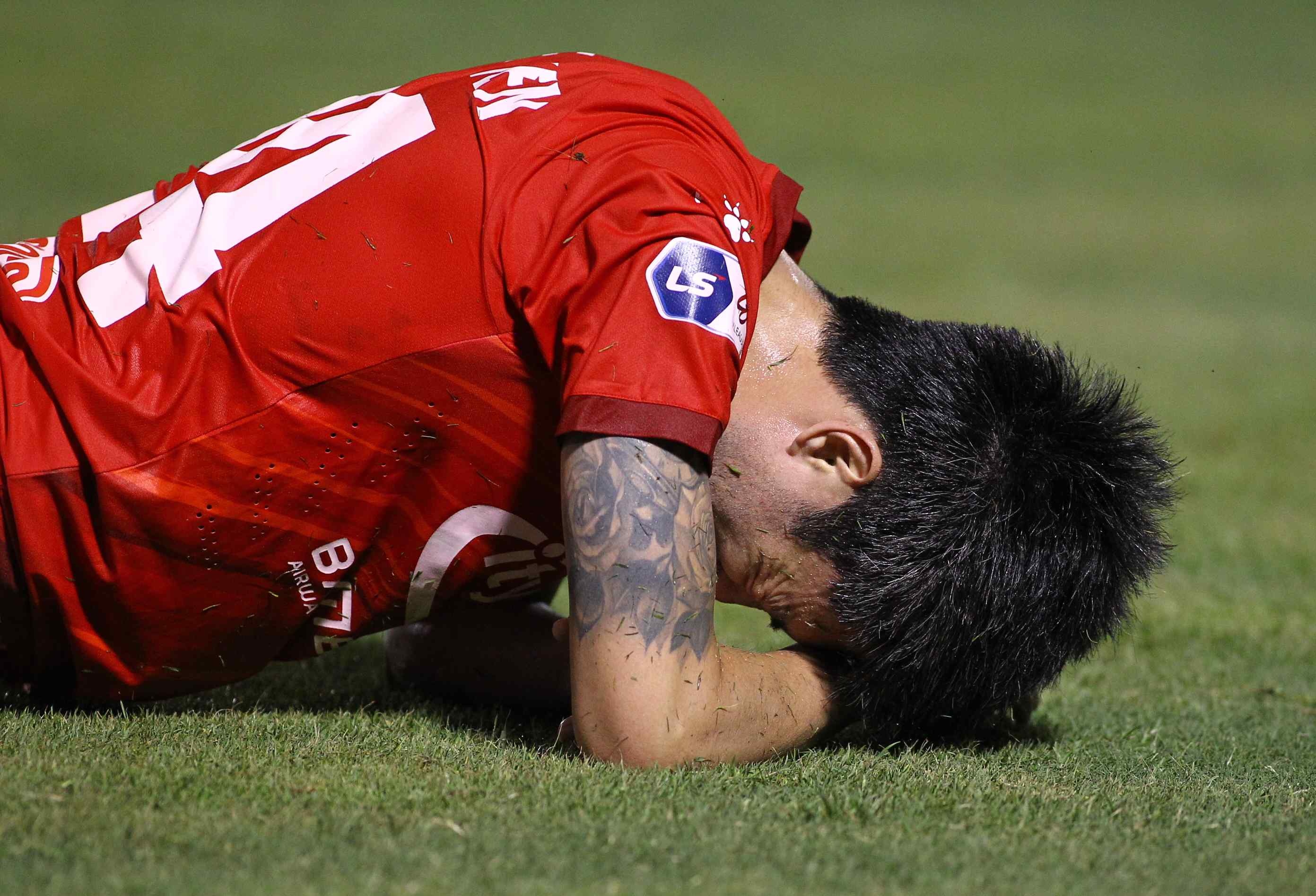 Lee Nguyen lai nem mui ‘dac san’ V.League hinh anh