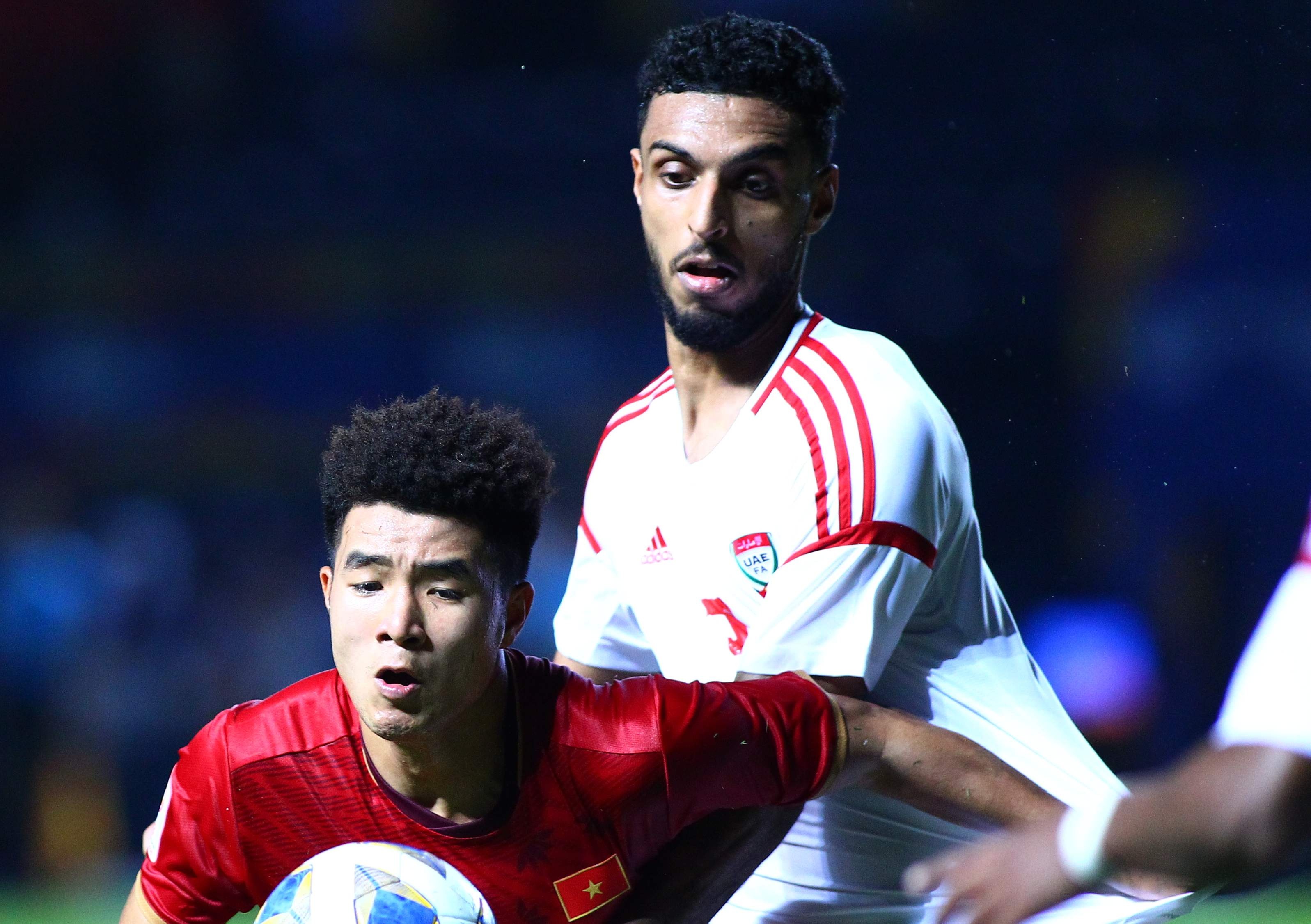 UAE goi 3 cau thu nhap tich tu Brazil va Argentina hinh anh