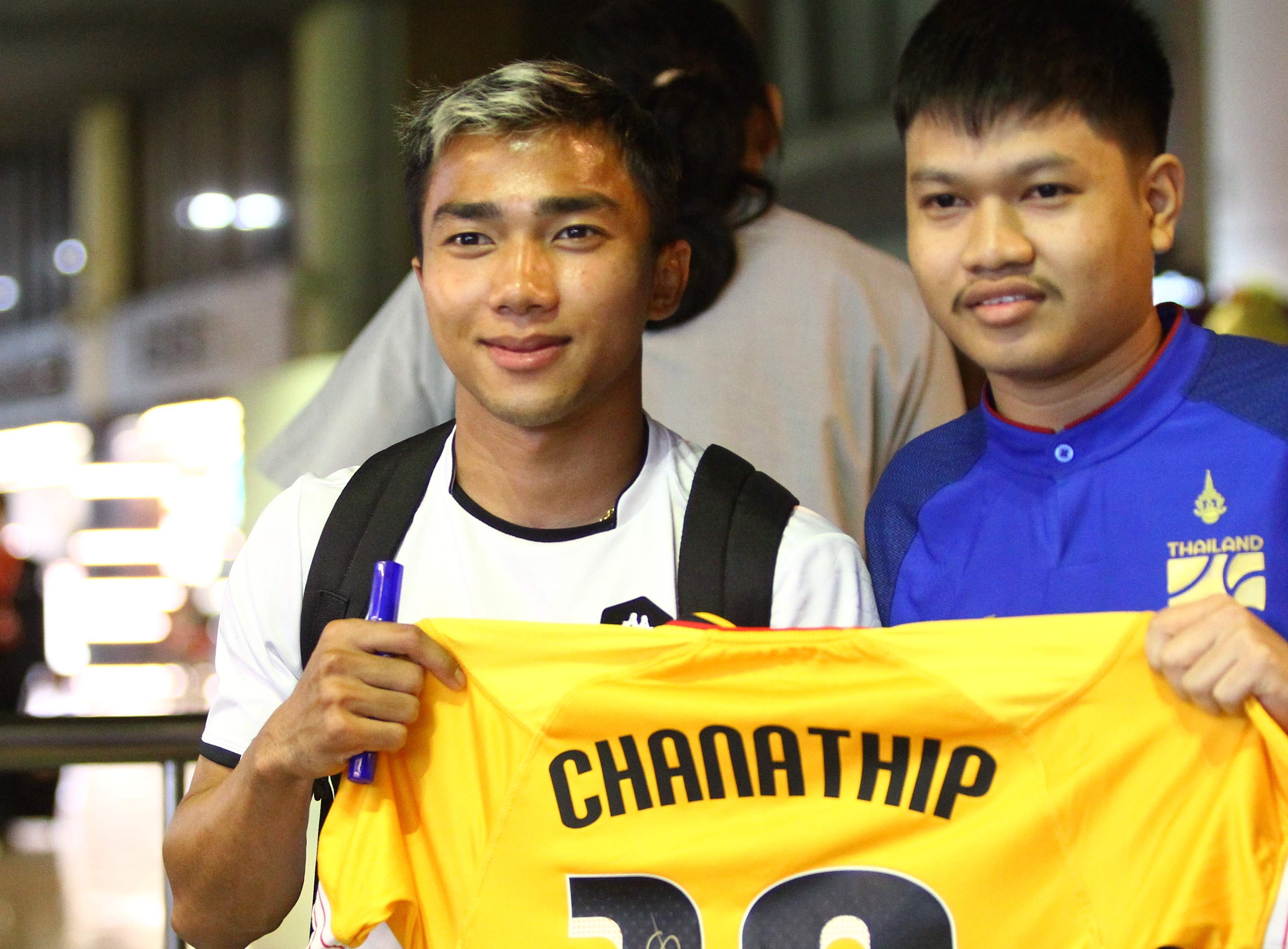 Chanathip bac tin don tu choi choi cho tuyen Thai Lan hinh anh