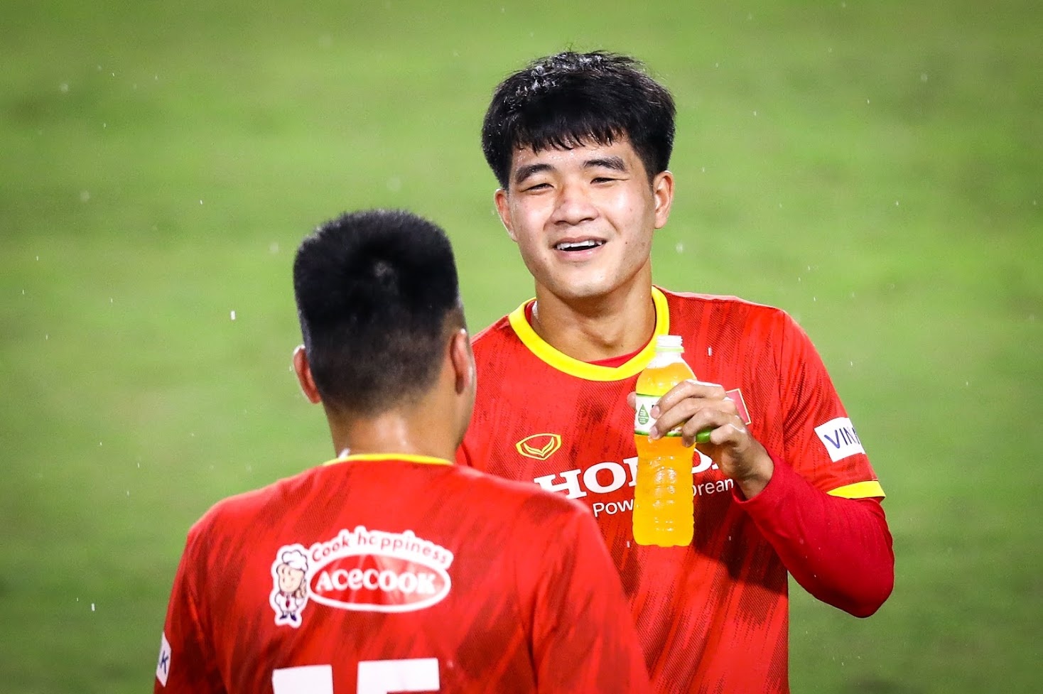 82 thanh vien tuyen Viet Nam bau cu tai cho hinh anh