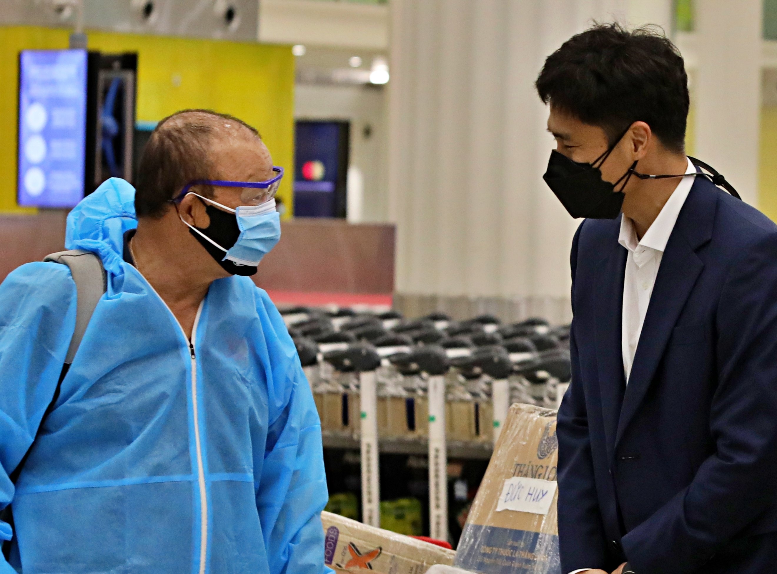 HLV Park Hang-seo bat ngo gap dong huong o Dubai hinh anh