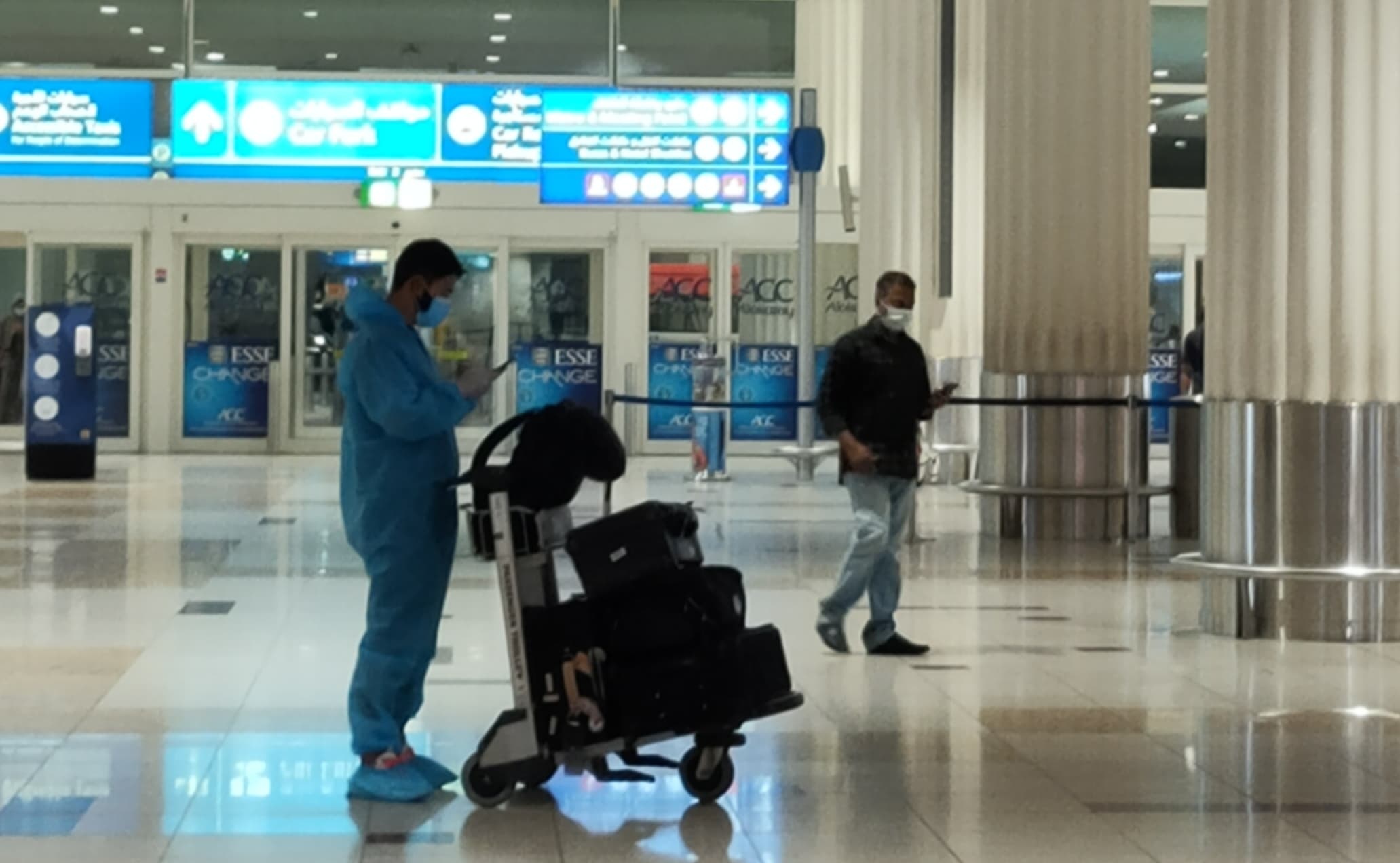 tro ly ong park ket o san bay dubai anh 1