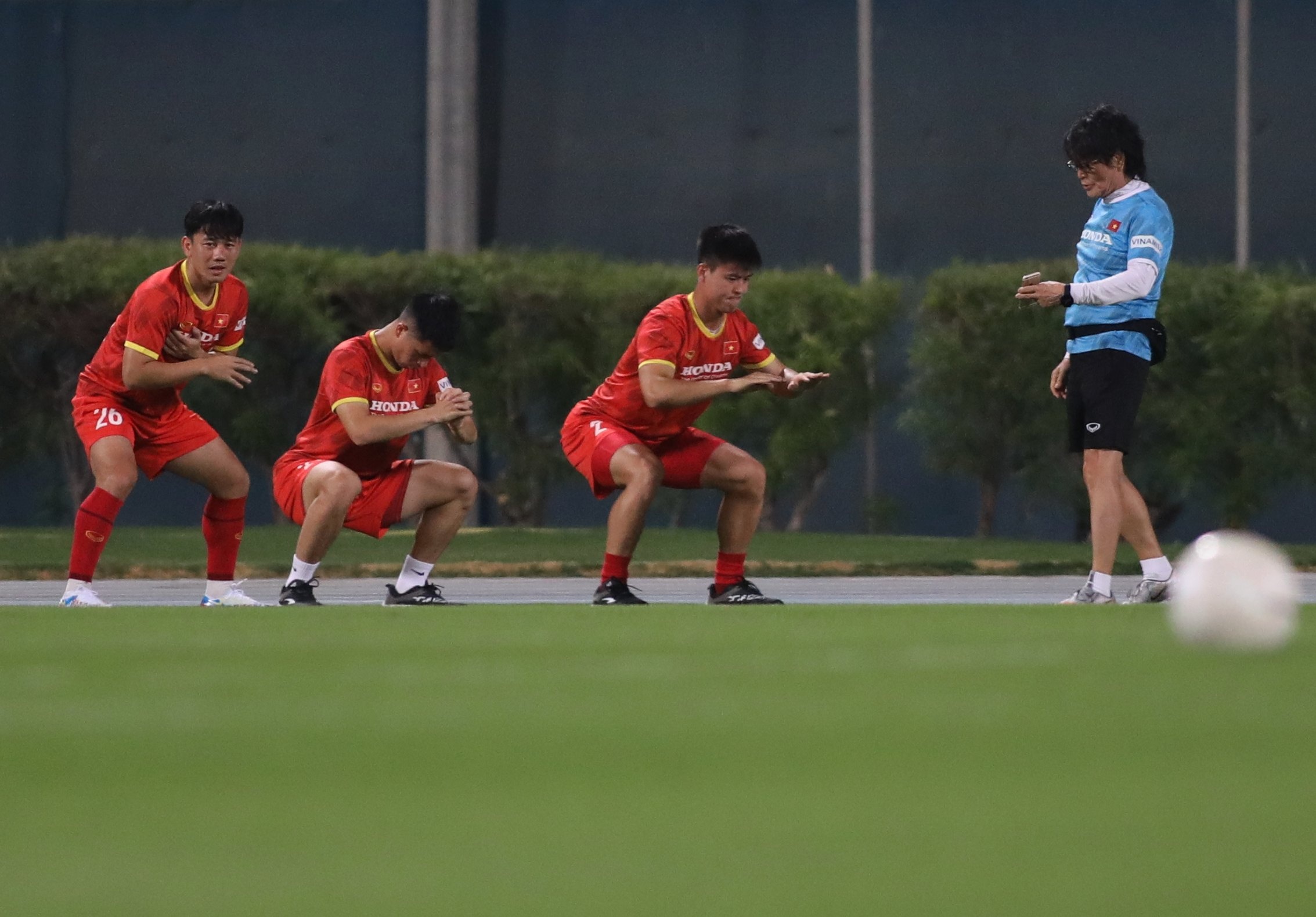 tuyen viet nam tap luyen o dubai anh 1