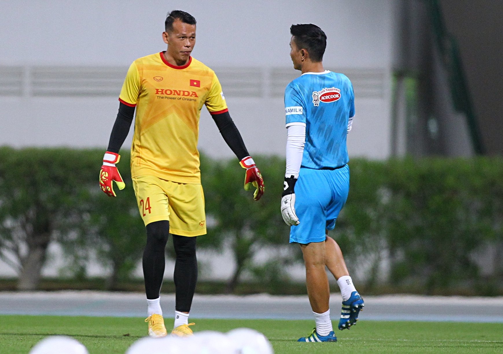 tan truong ra san gap thai lan anh 1