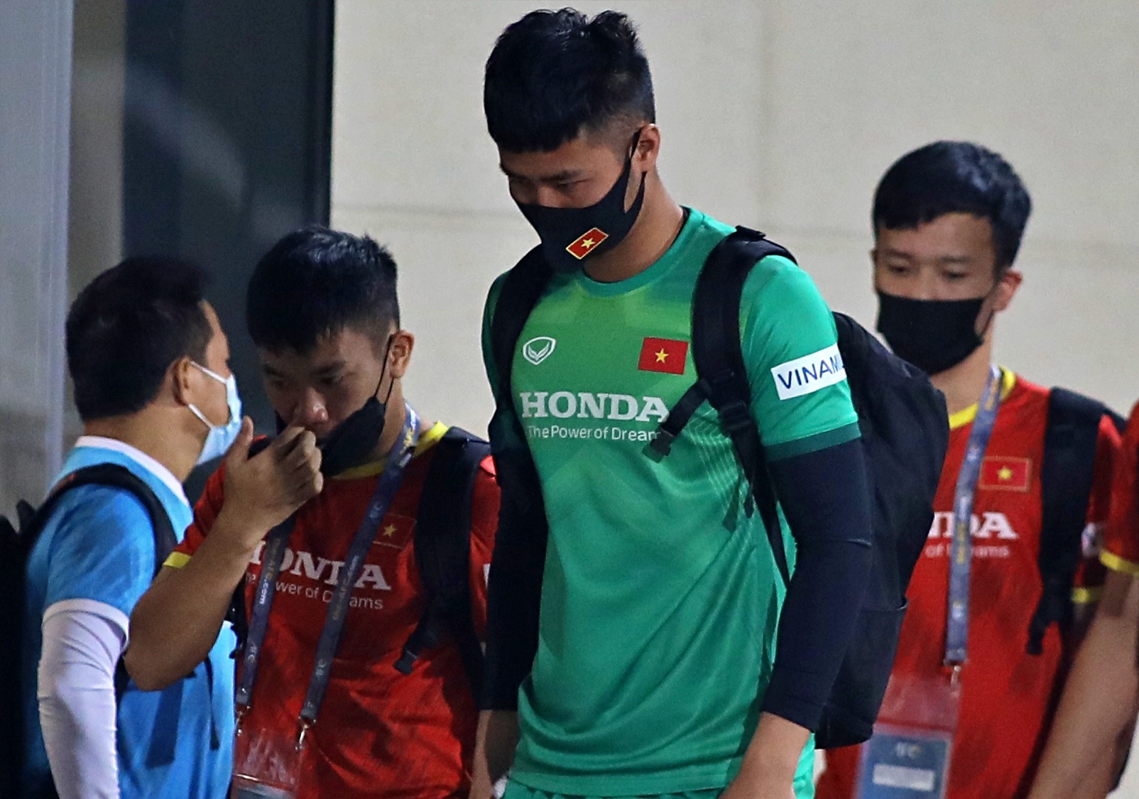 Tuyen Viet Nam den san tap tre do ket xe hinh anh