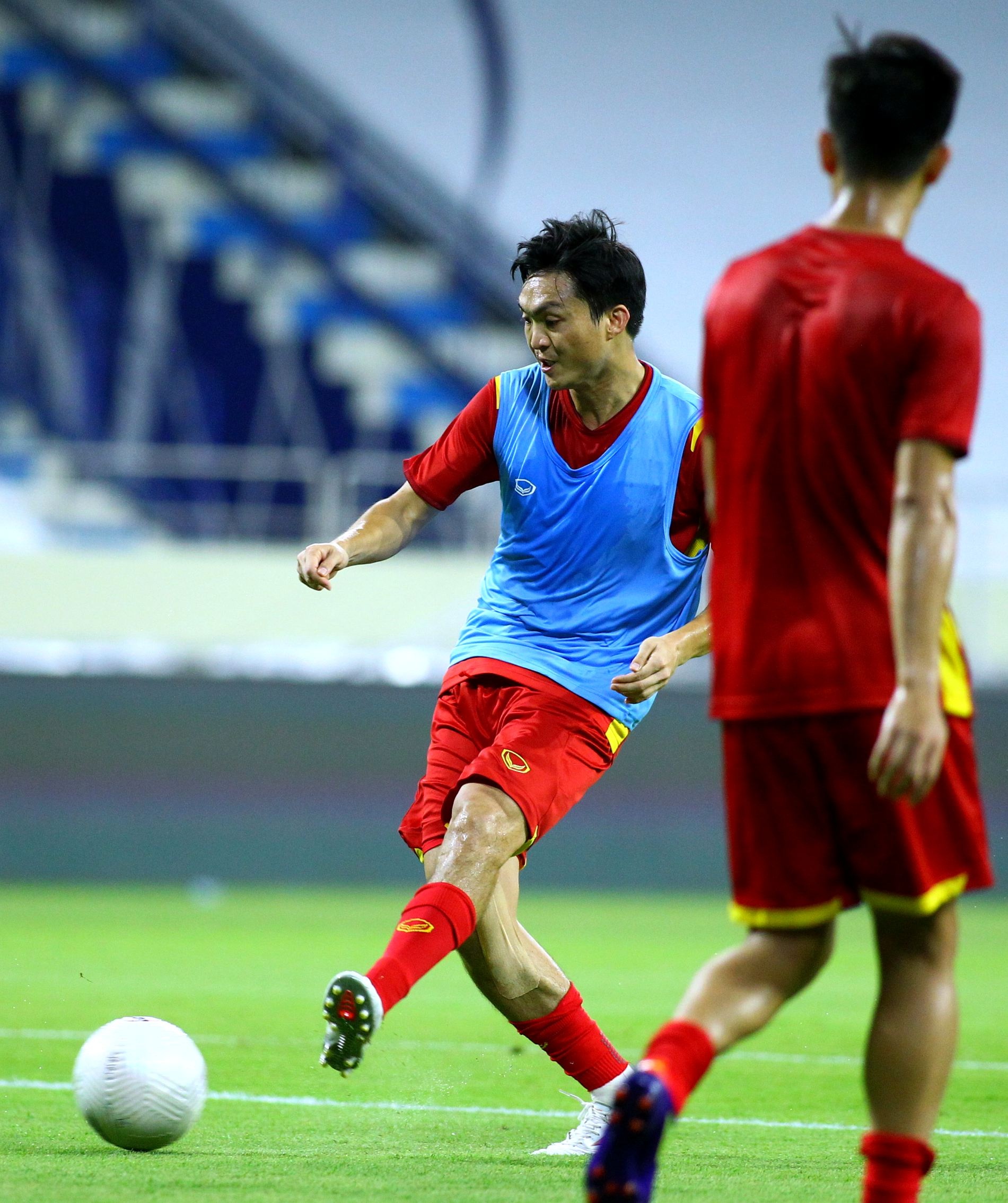 xuan truong tra dua cau thu indonesia anh 1