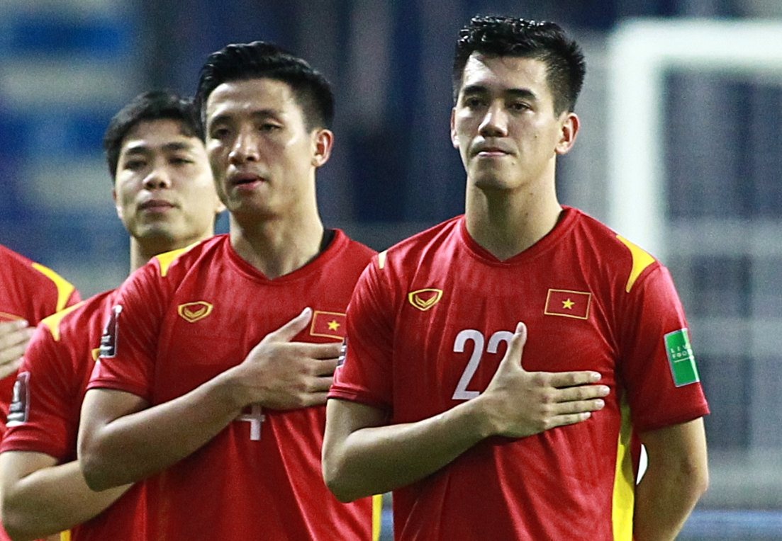 Chu nha UAE can than sau su co nham quoc ca hinh anh