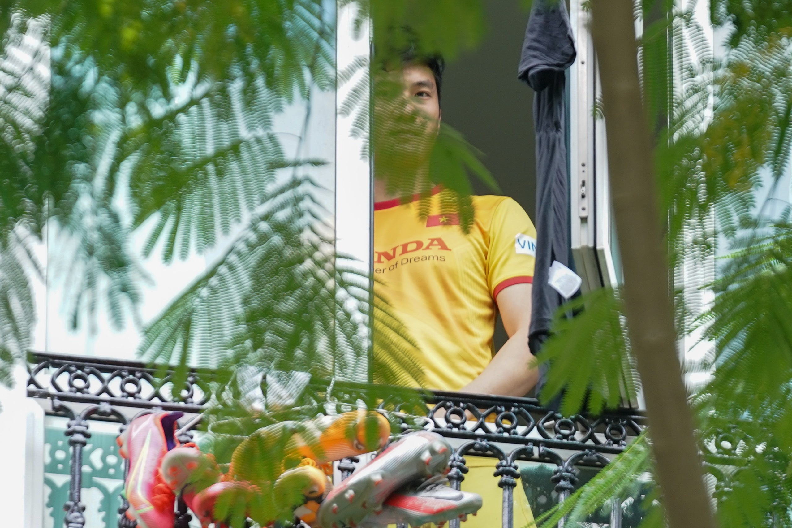 Tuyen Viet Nam cach ly o khach san them 7 ngay hinh anh