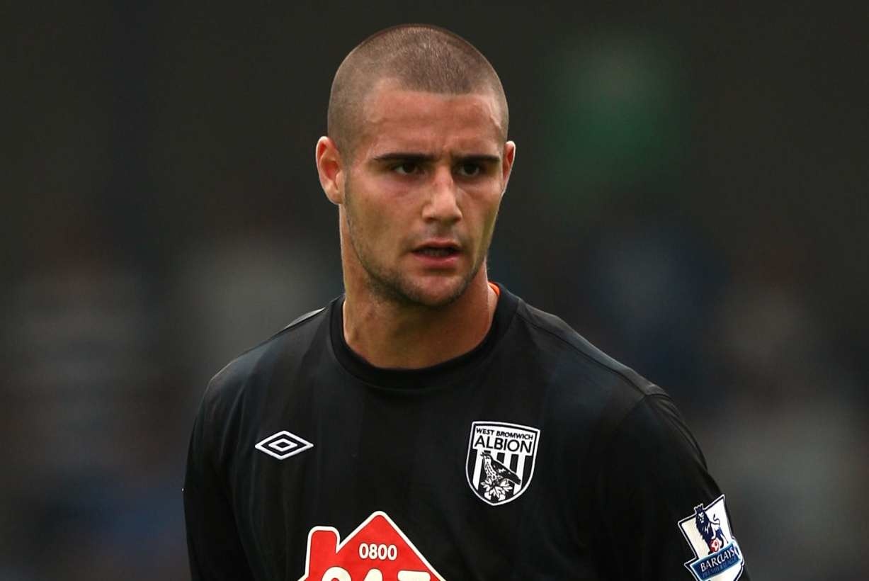 Cuu tien dao Ngoai hang Anh toa sang o Campuchia hinh anh