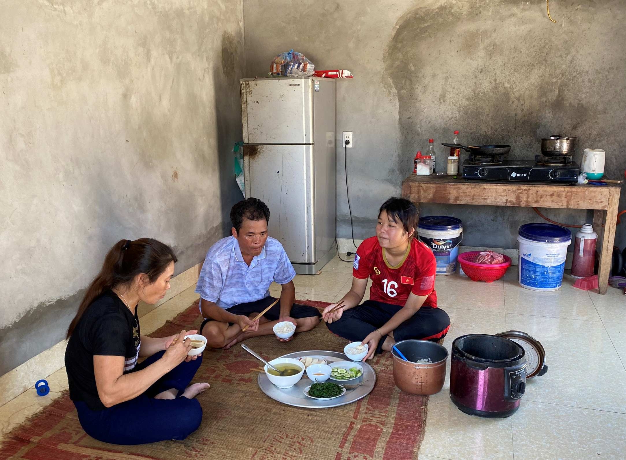 nu tuyen thu mac benh hiem ngheo anh 2