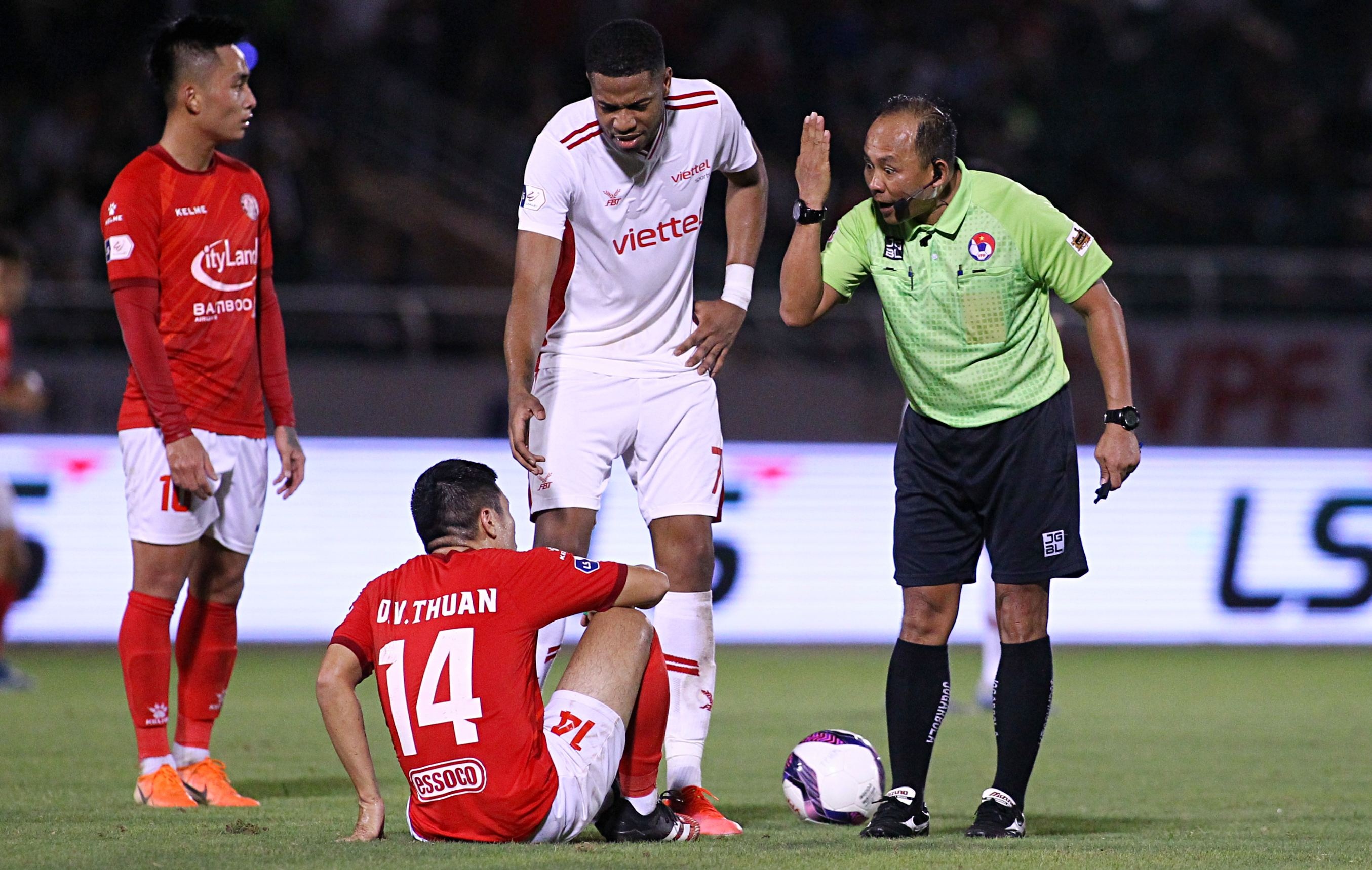 v.league lui sang 2/2022 anh 1