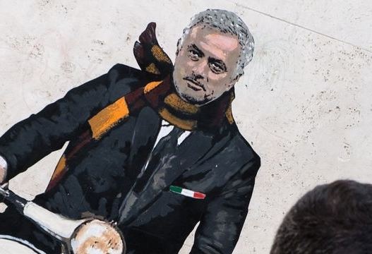 Mourinho giam sat buoi tap AS Roma bang cong nghe hinh anh