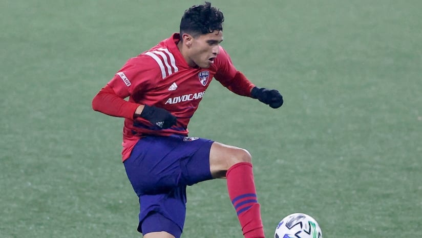 Ky luc cau thu tre nhat ghi hat-trick o MLS hinh anh